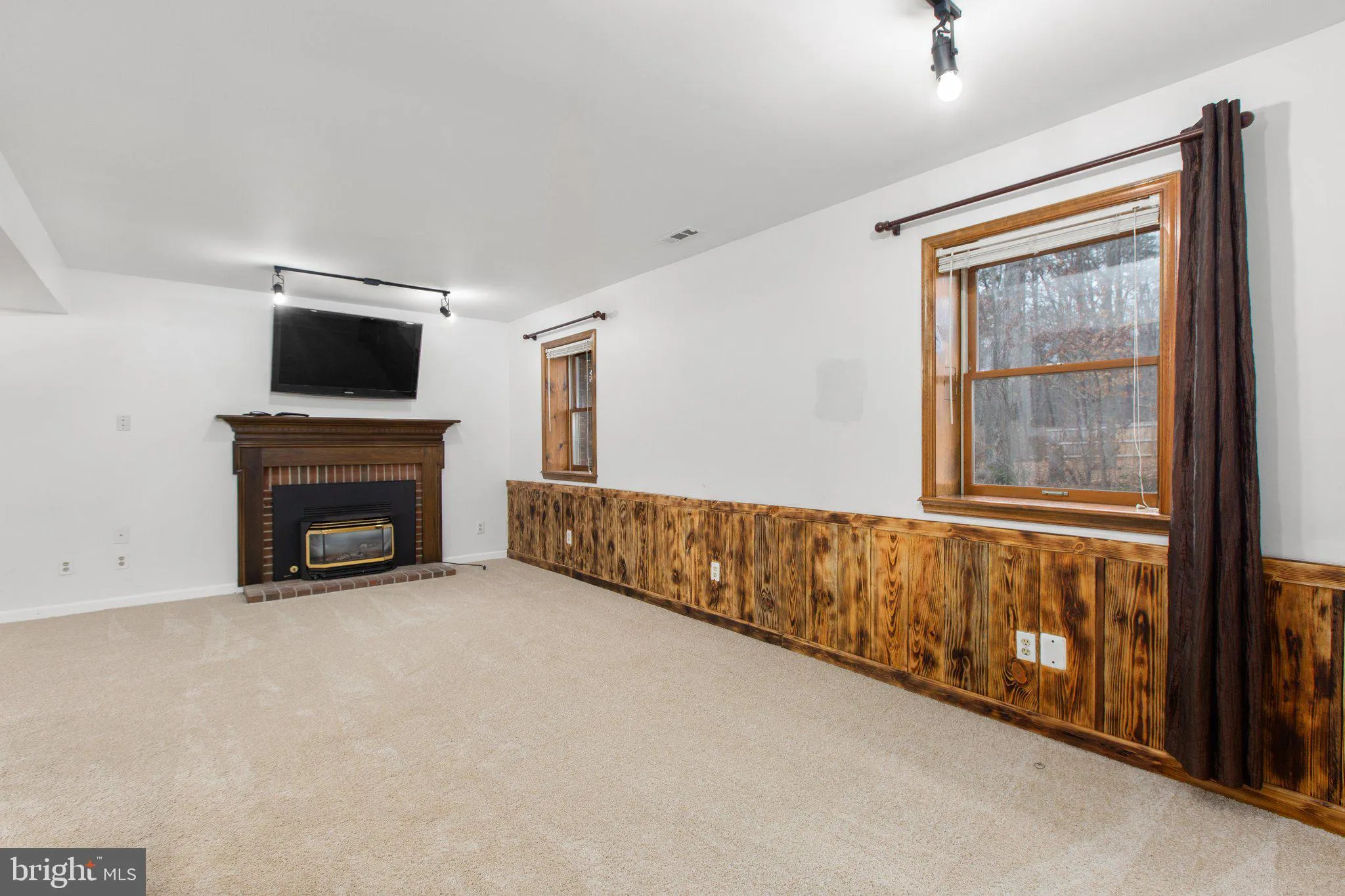 Fredericksburg, Virginia 22406, United States, 4 Bedrooms Bedrooms, ,3 BathroomsBathrooms,Residential,Active,89467