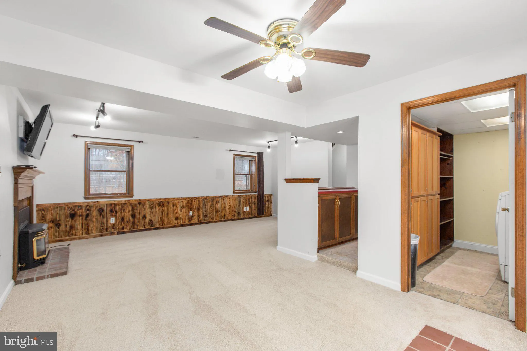 Fredericksburg, Virginia 22406, United States, 4 Bedrooms Bedrooms, ,3 BathroomsBathrooms,Residential,Active,89467