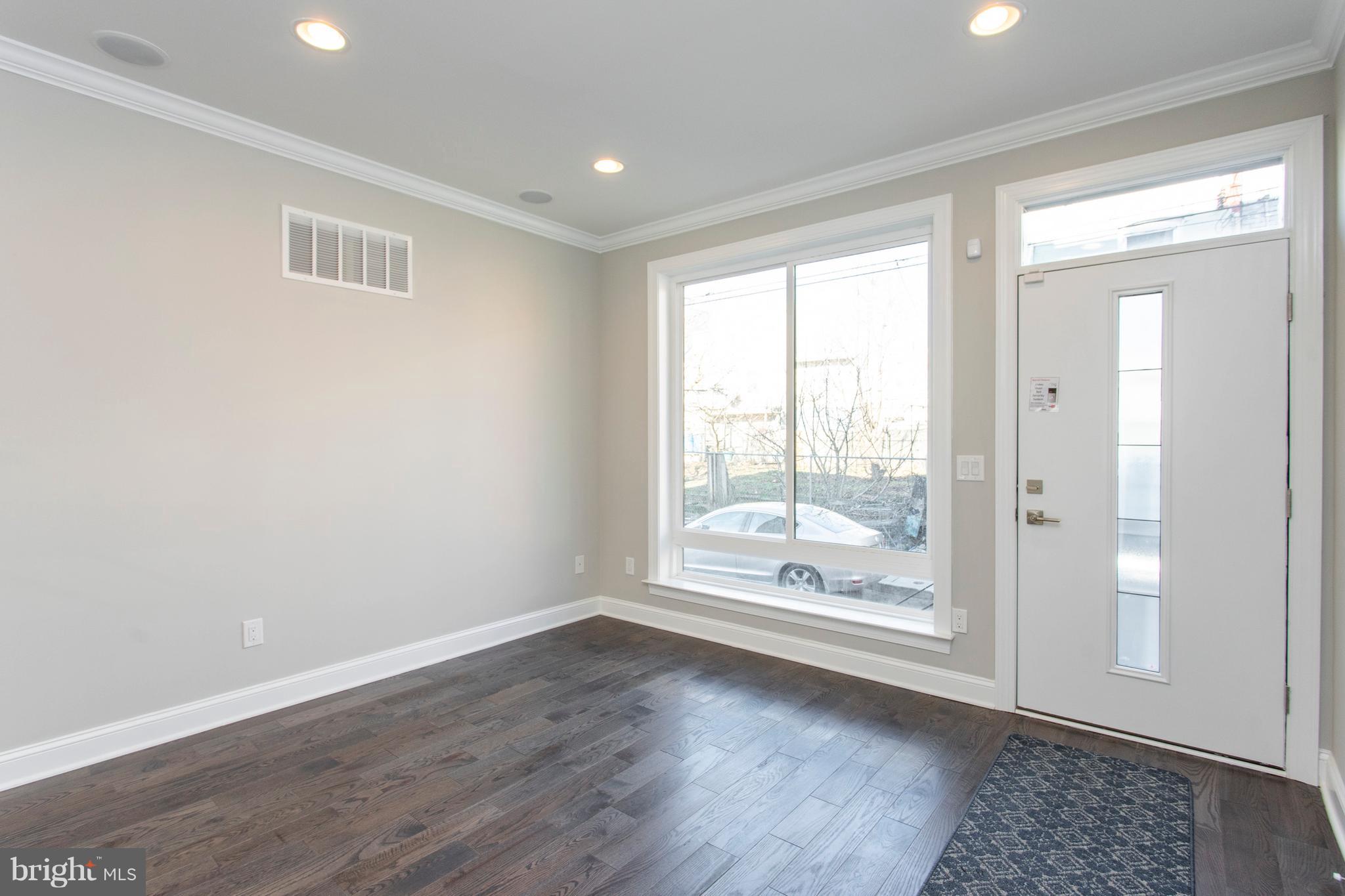 DICKINSON NARROWS - Residential