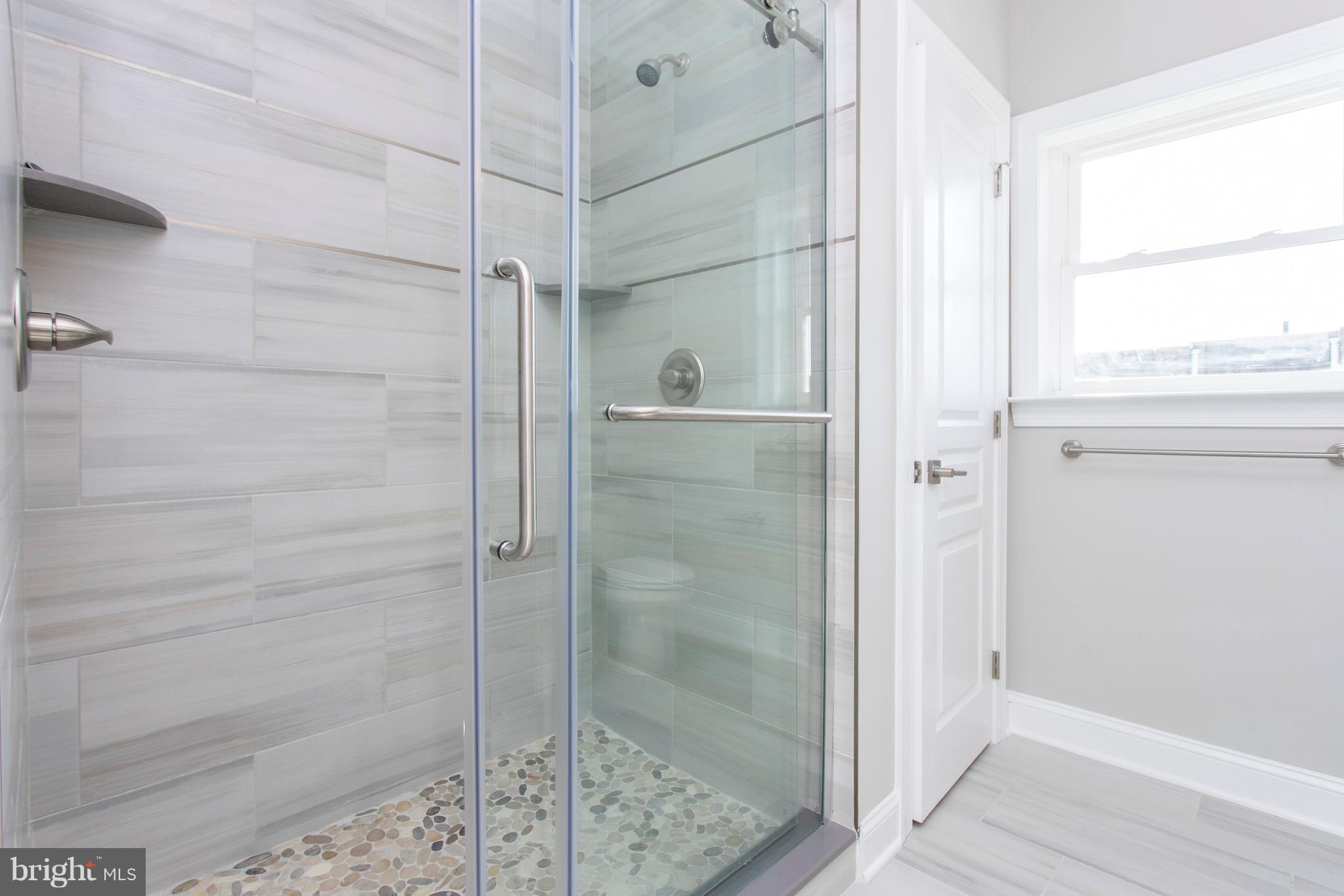 DICKINSON NARROWS - Residential