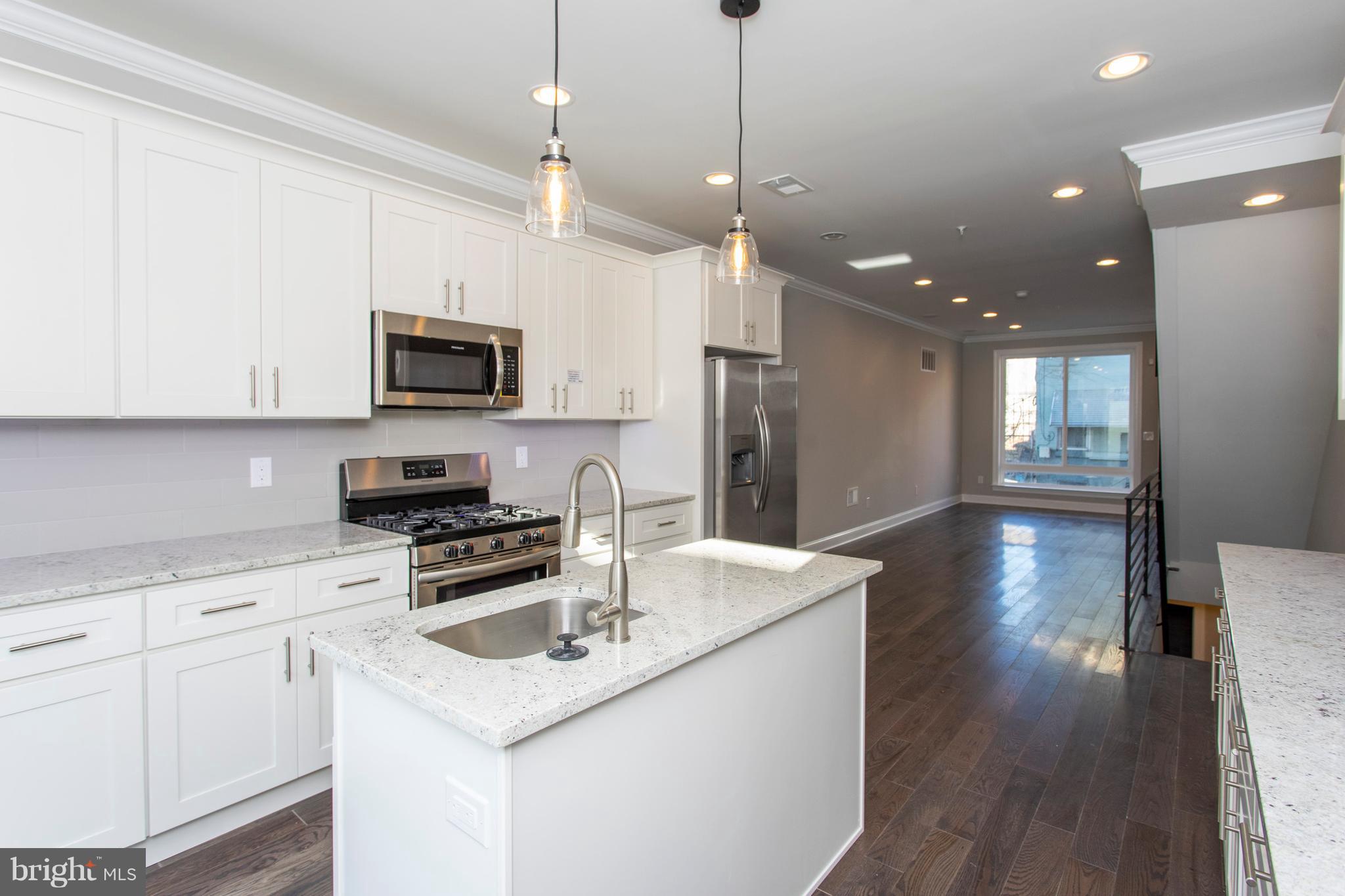 DICKINSON NARROWS - Residential