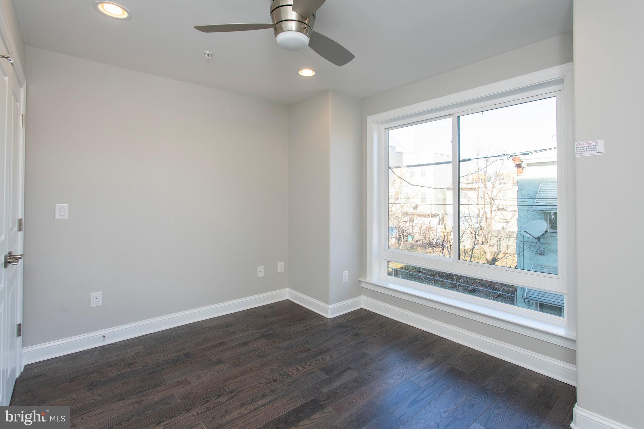 DICKINSON NARROWS - Residential