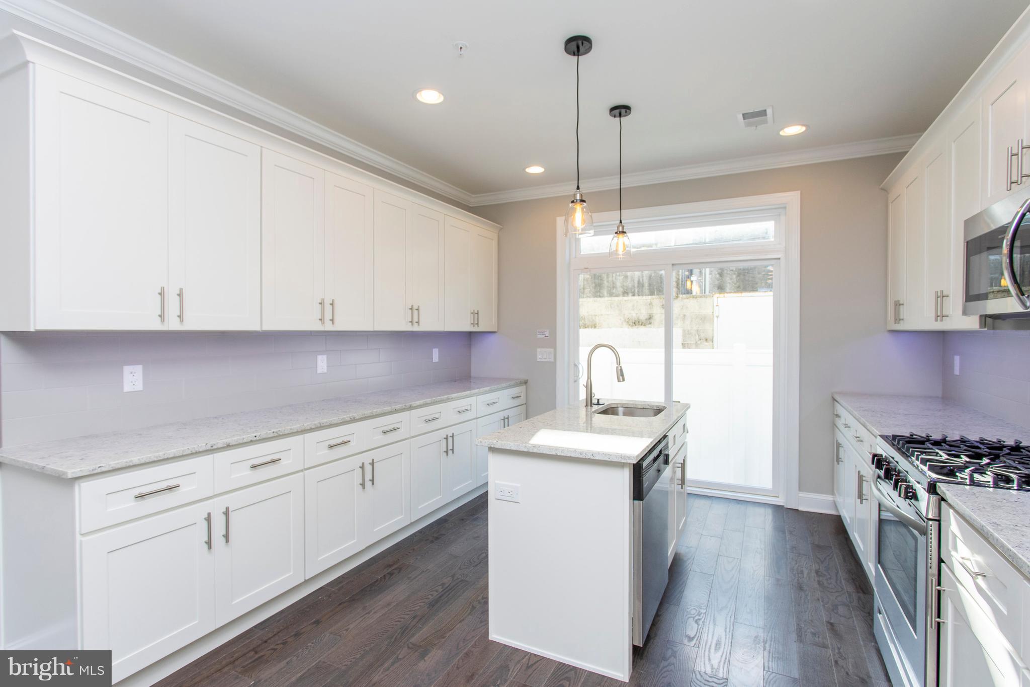 DICKINSON NARROWS - Residential