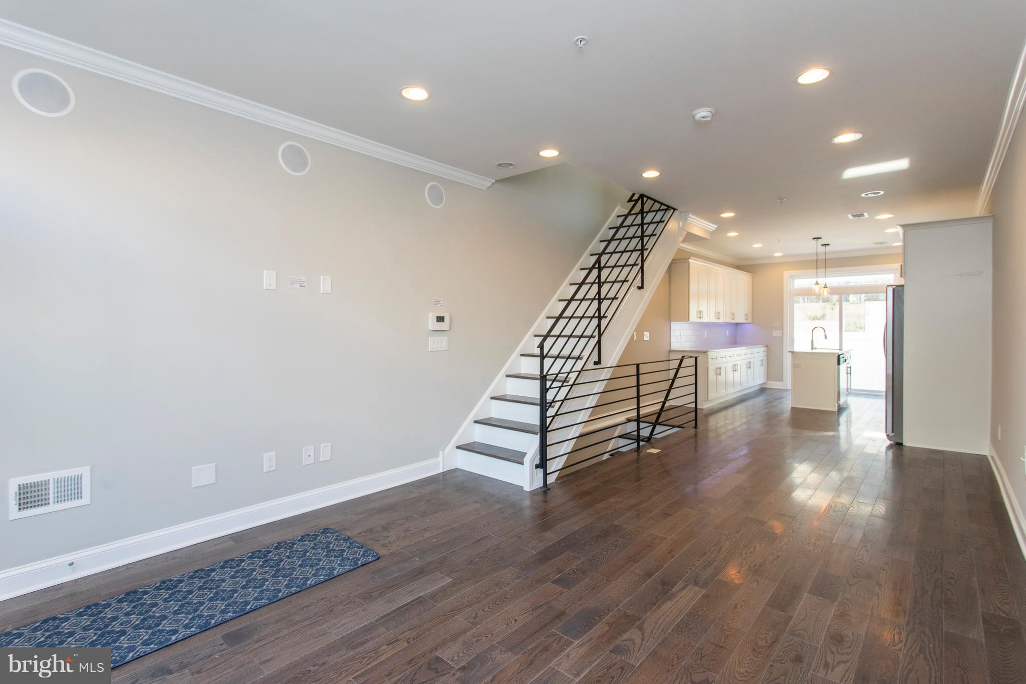 DICKINSON NARROWS - Residential