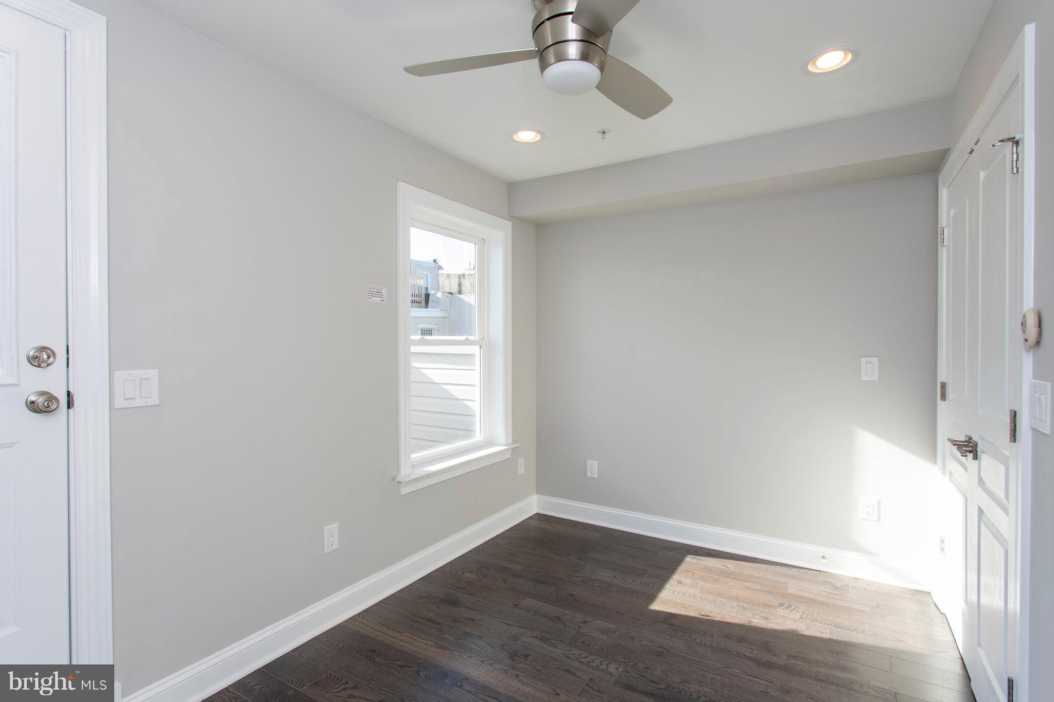 DICKINSON NARROWS - Residential