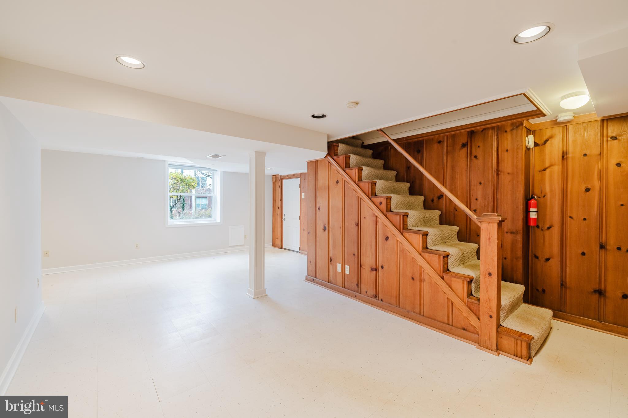 TOWSON PARK - Residential Lease