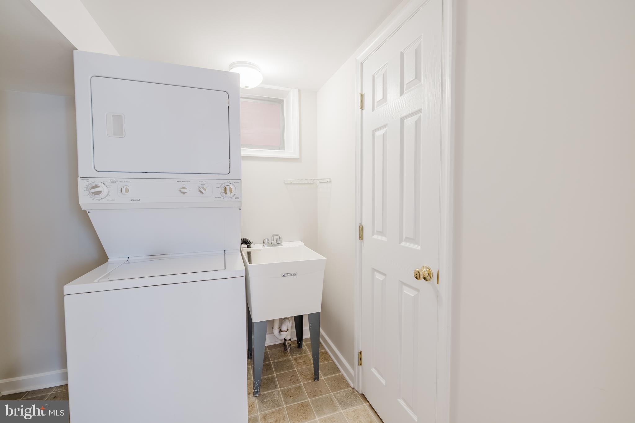 TOWSON PARK - Residential Lease