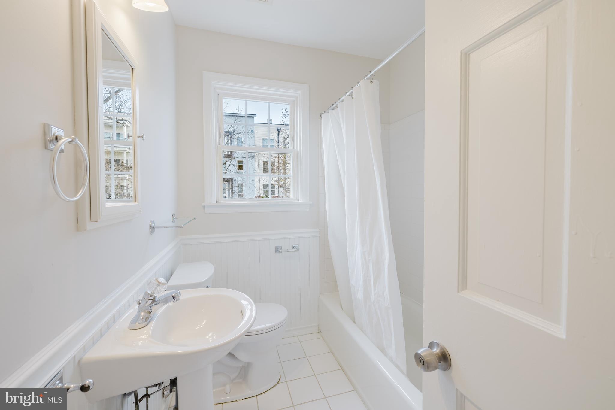 TOWSON PARK - Residential Lease