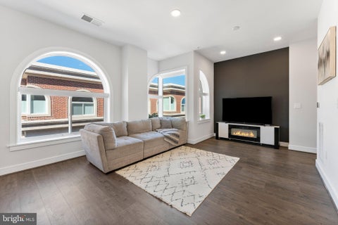 Photo of 635 Slaters Lane #405, ALEXANDRIA, VA 22314 (MLS # VAAX2067432)