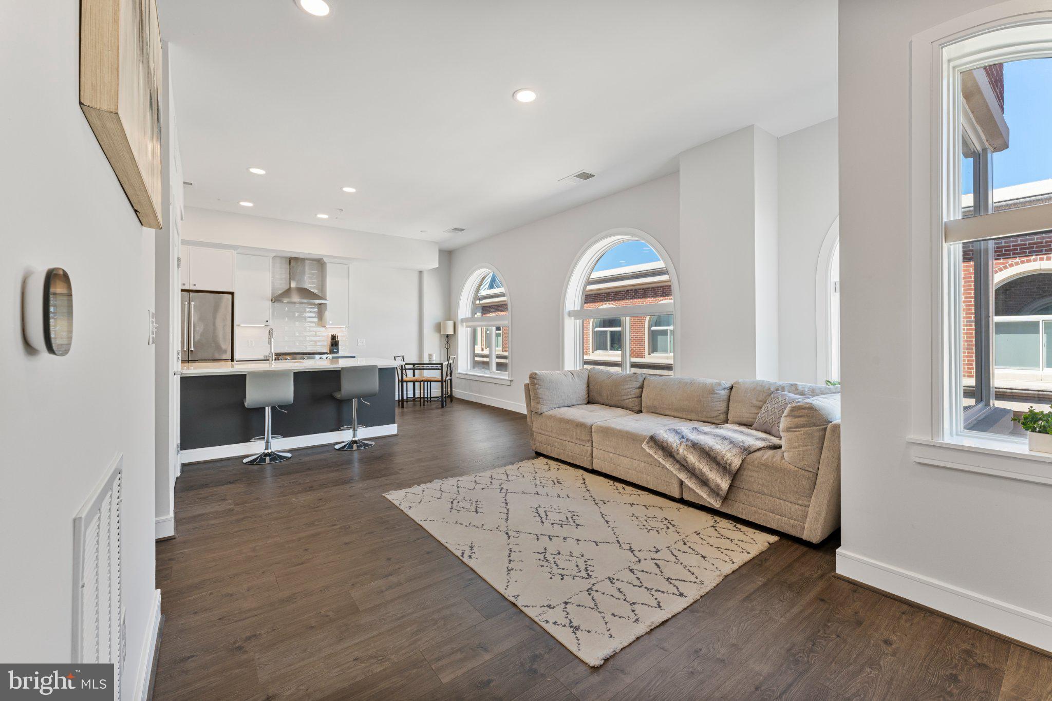 635 SLATERS LANE 405