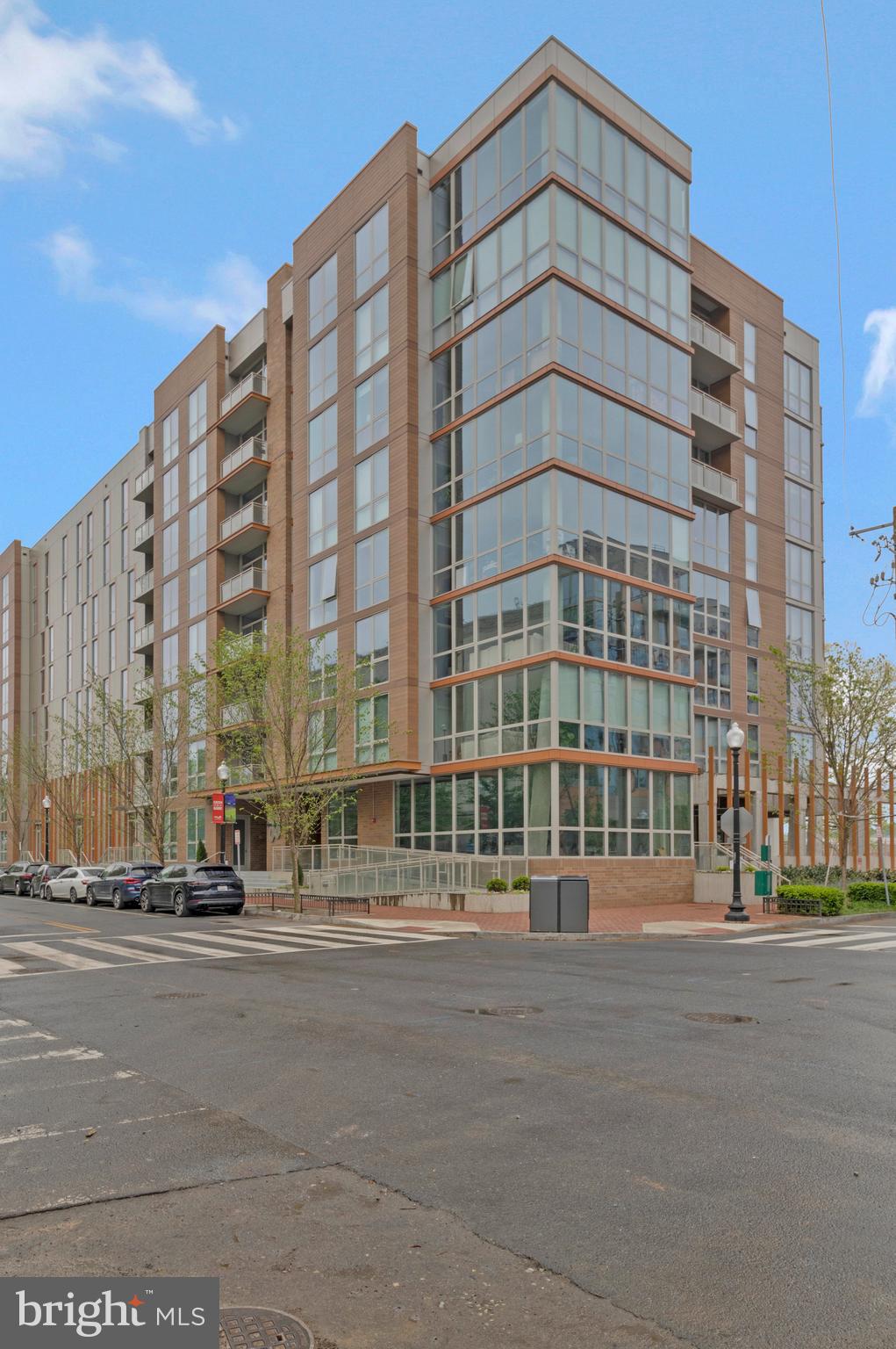 88 V STREET SW 807
