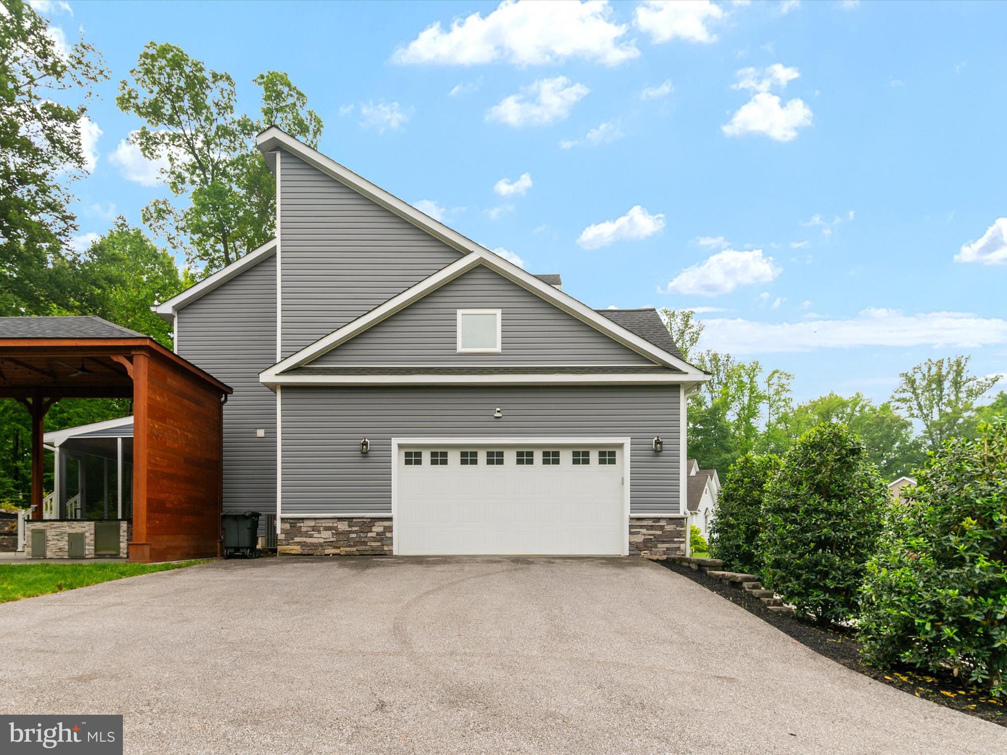 521 TEAK ROAD