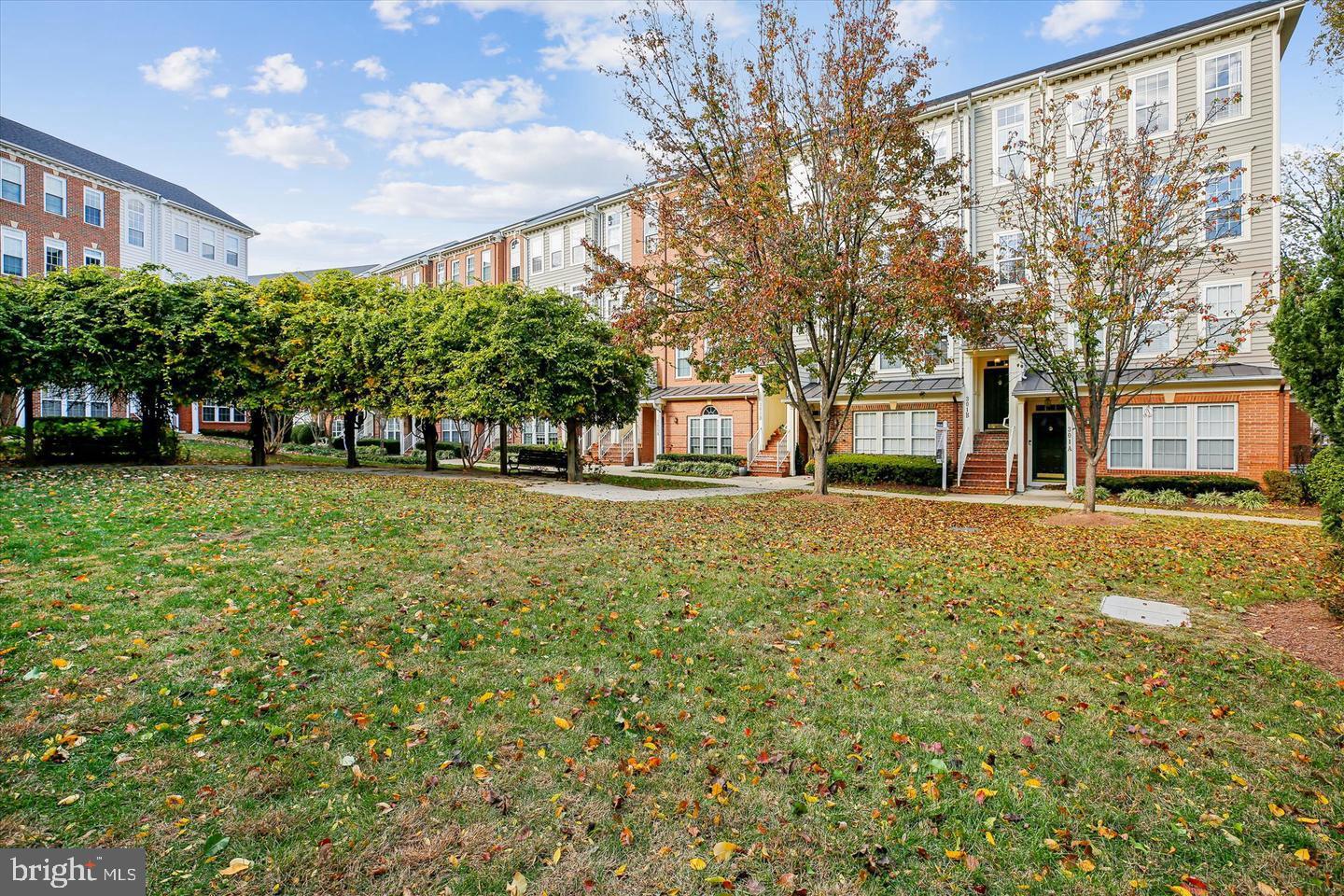 LAKELANDS - Residential Lease