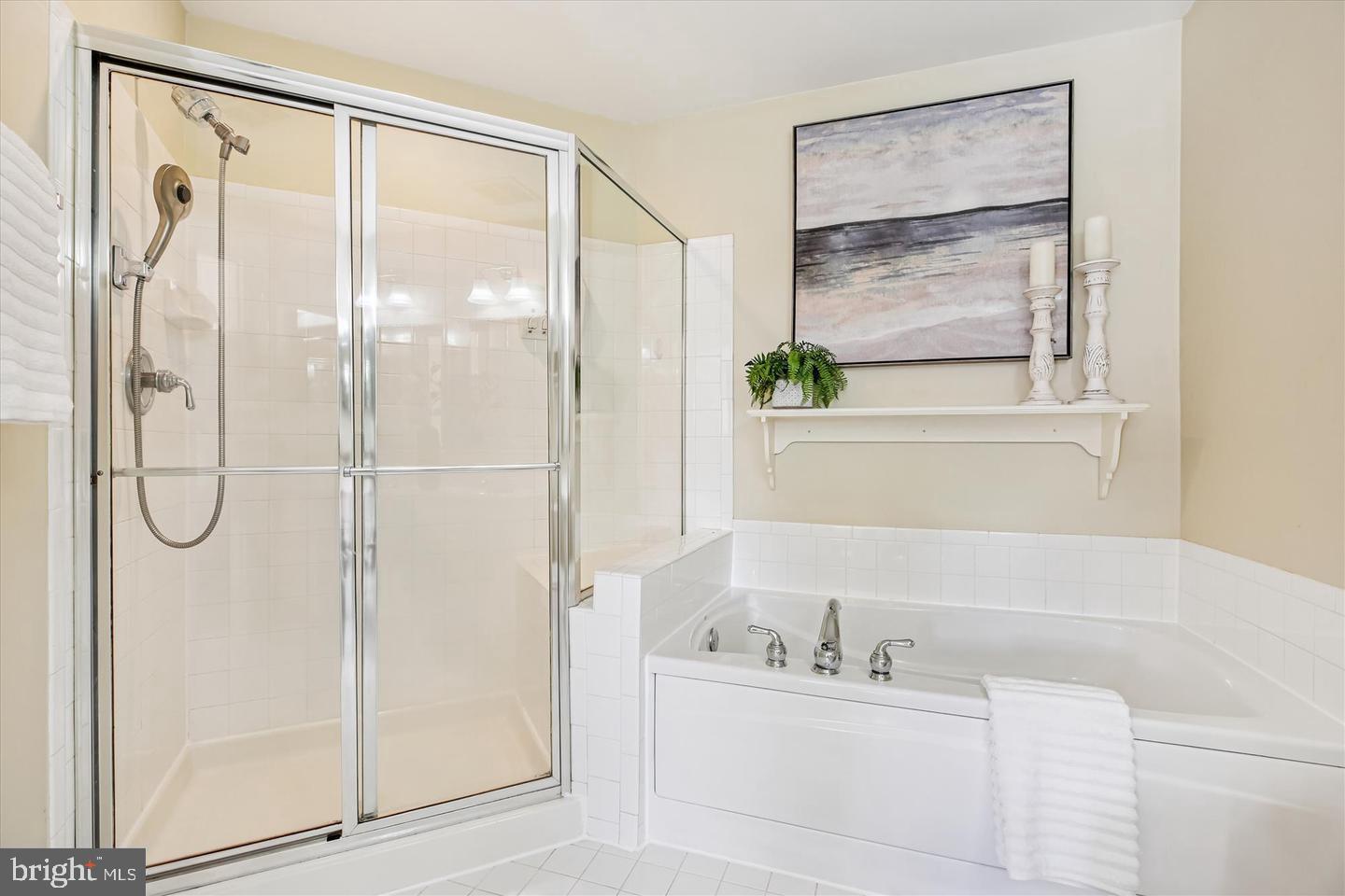 LAKELANDS - Residential Lease