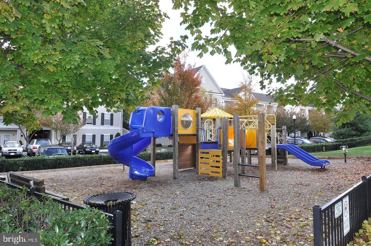 LAKELANDS - Residential Lease