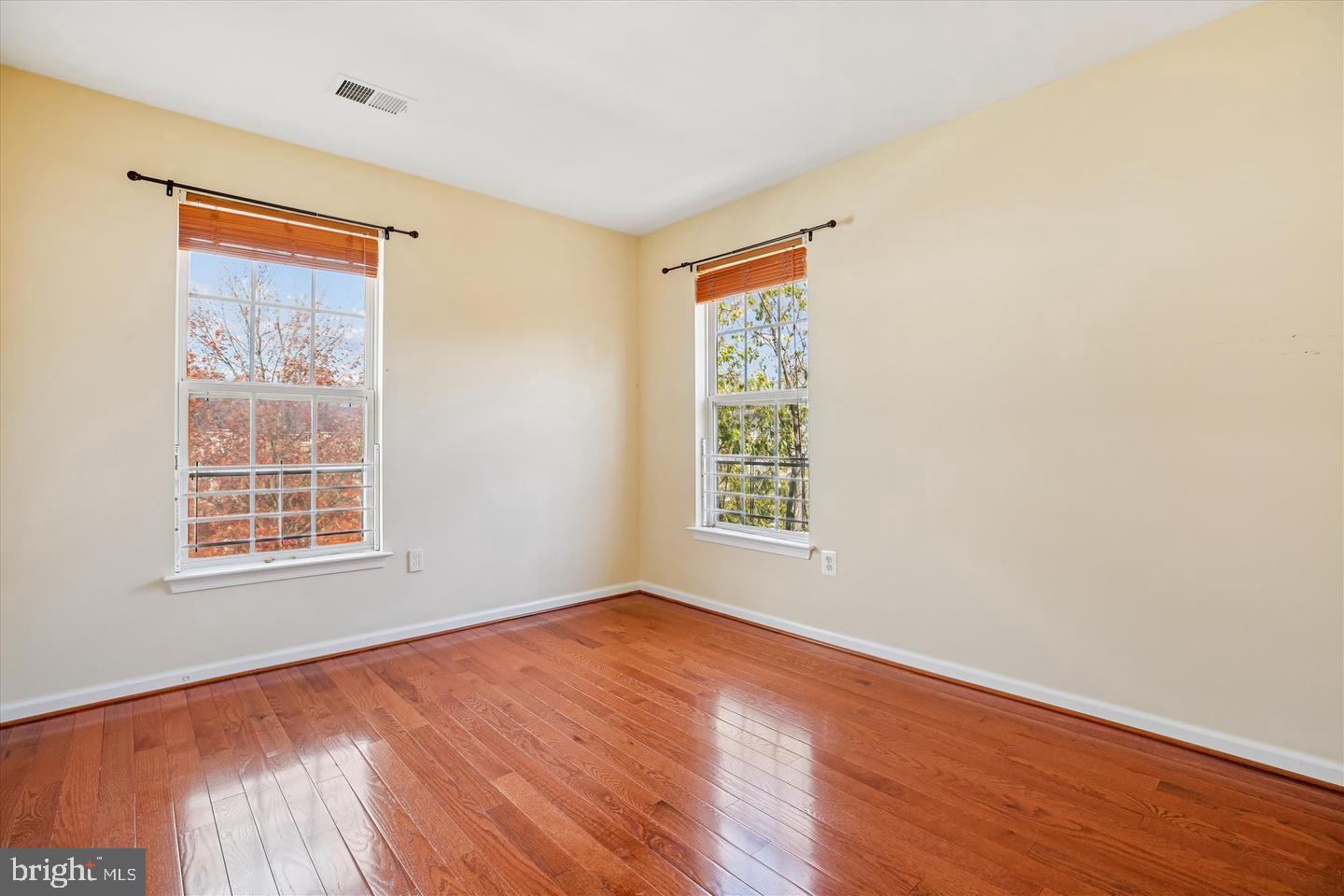 LAKELANDS - Residential Lease