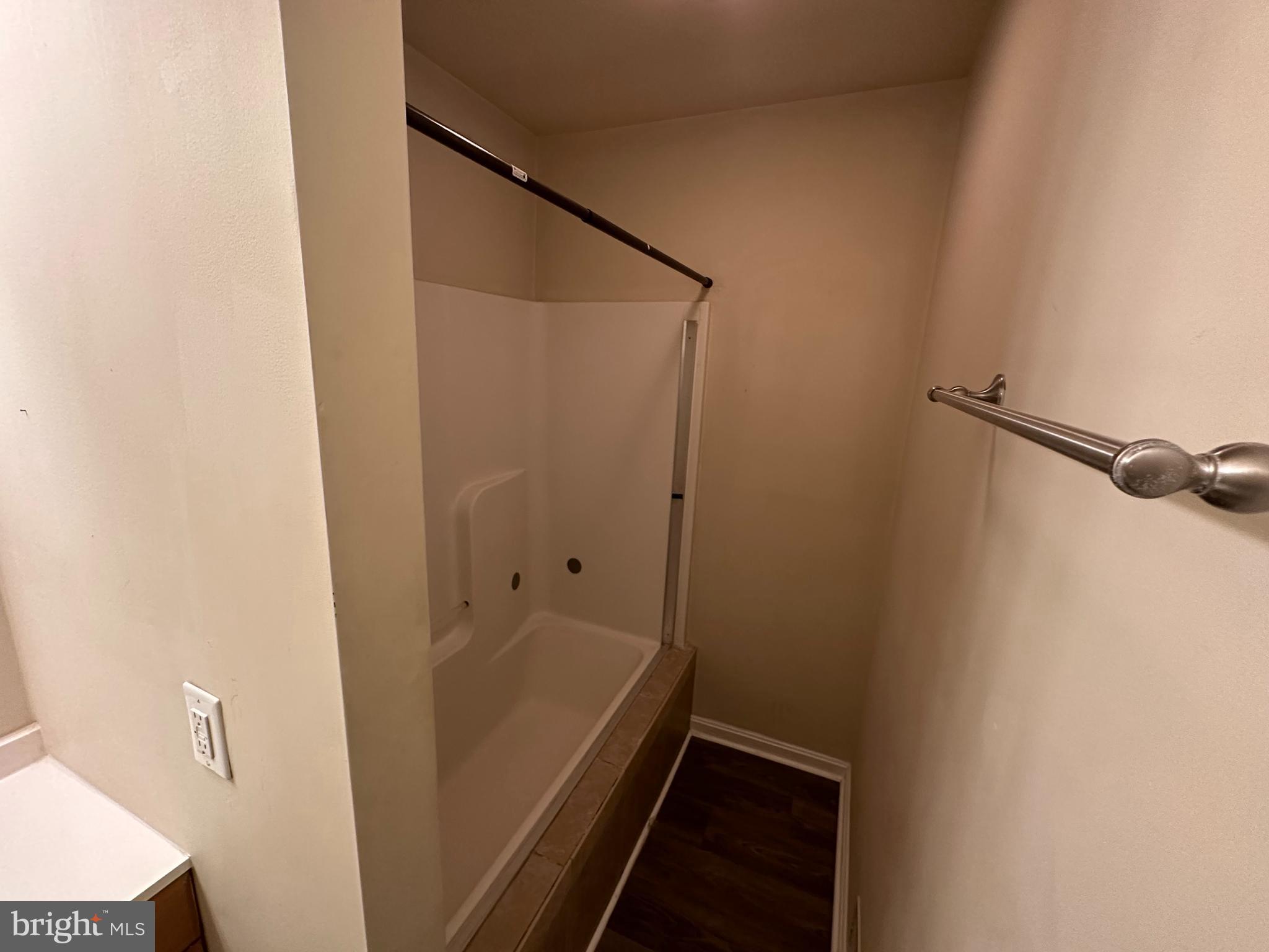 MILLS FARM - Residential