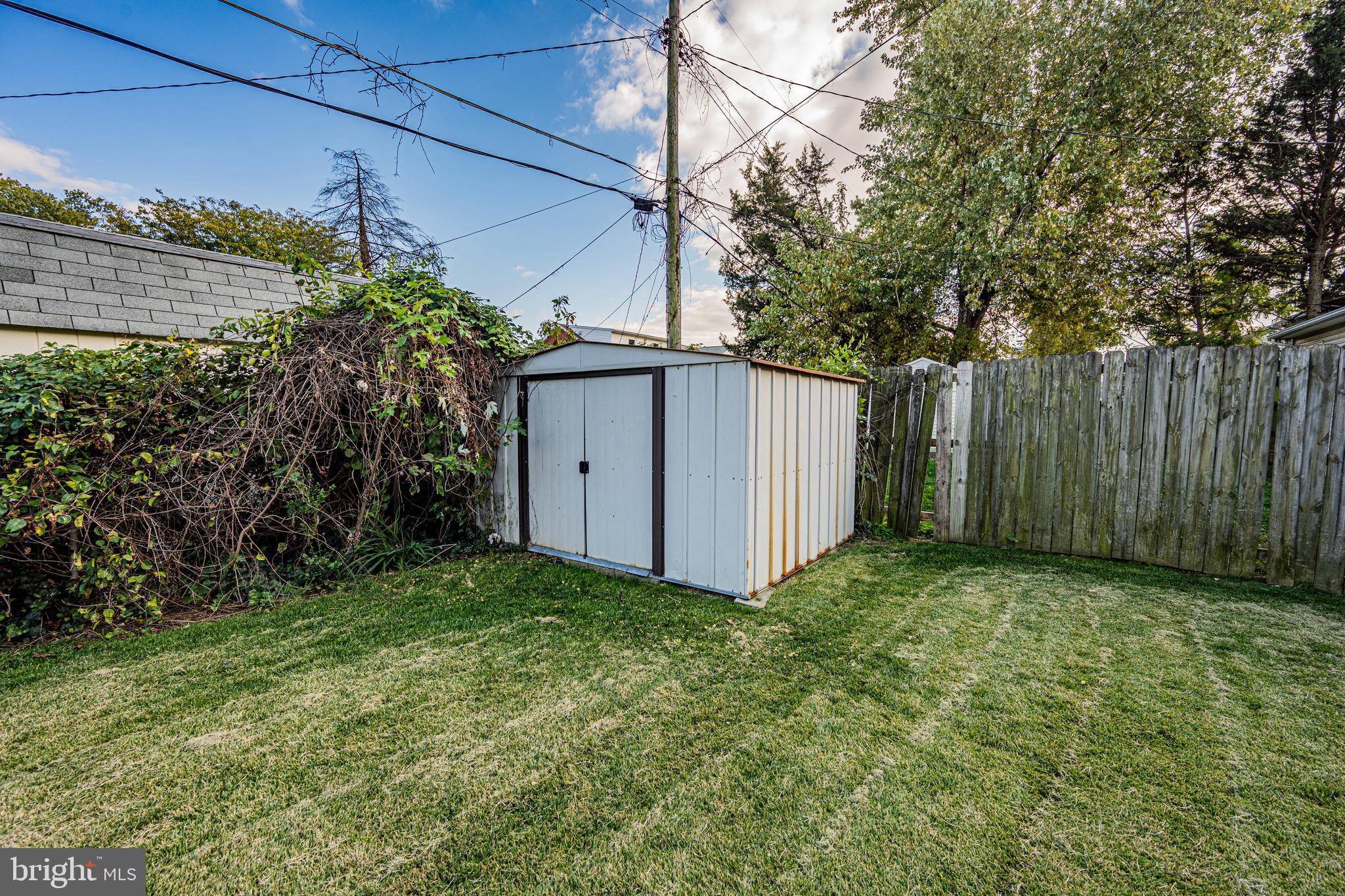 ROCKLEIGH COURT - Residential