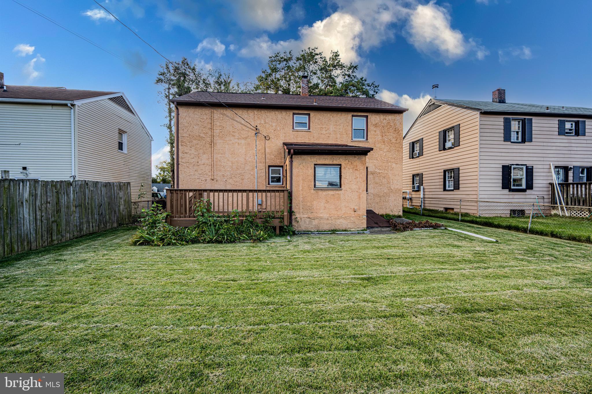 ROCKLEIGH COURT - Residential