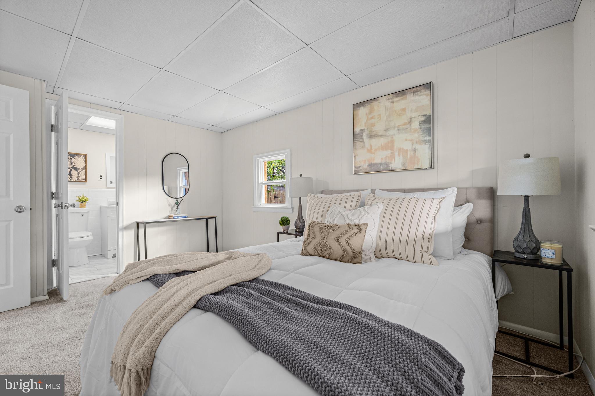 ROCKLEIGH COURT - Residential