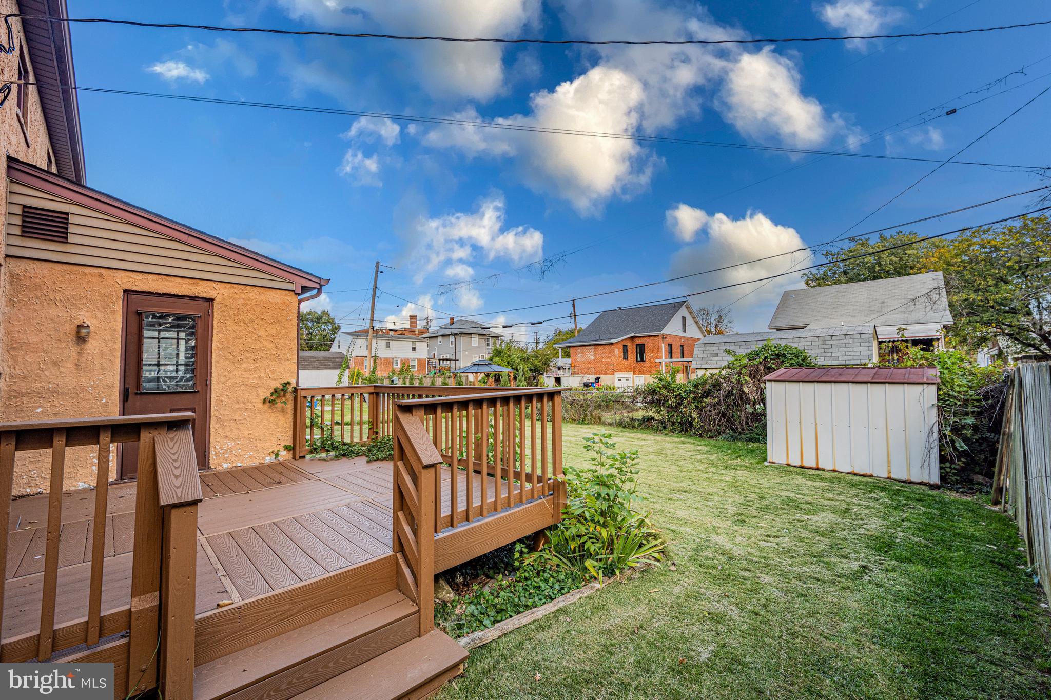 ROCKLEIGH COURT - Residential