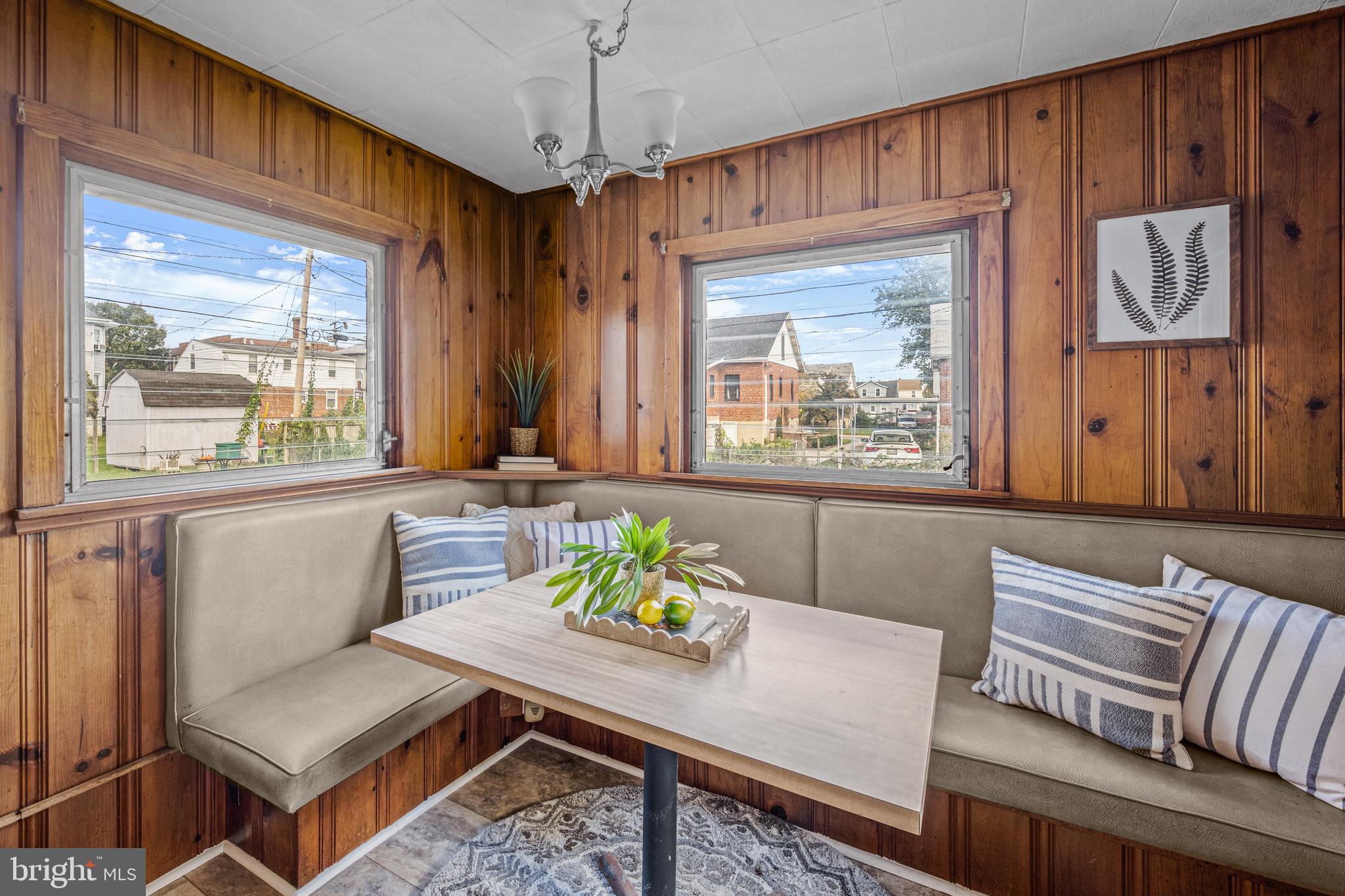 ROCKLEIGH COURT - Residential