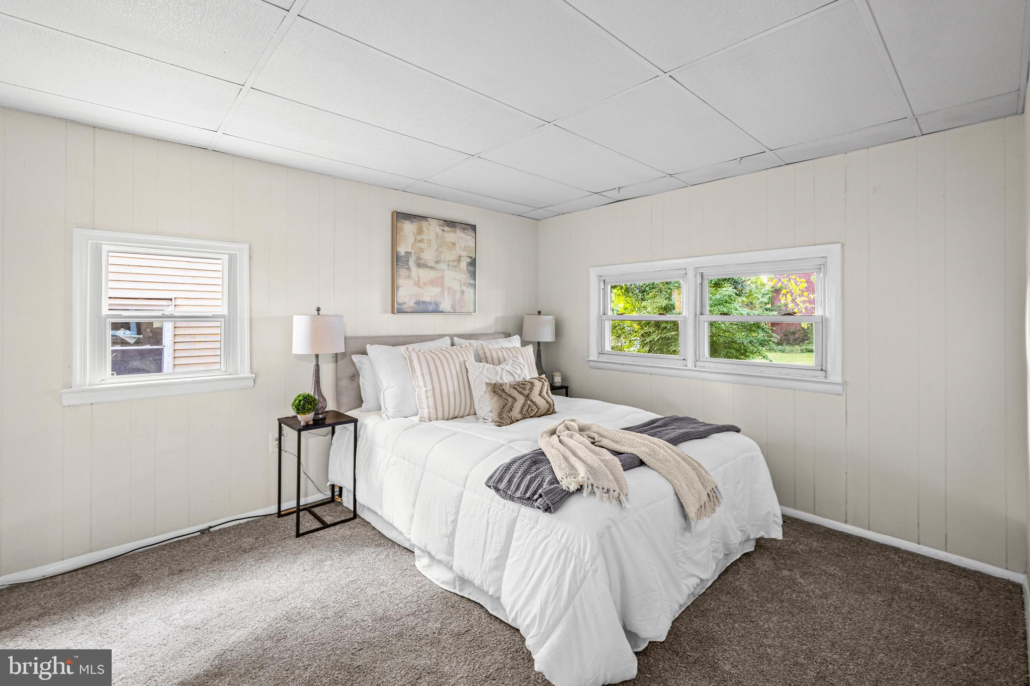 ROCKLEIGH COURT - Residential