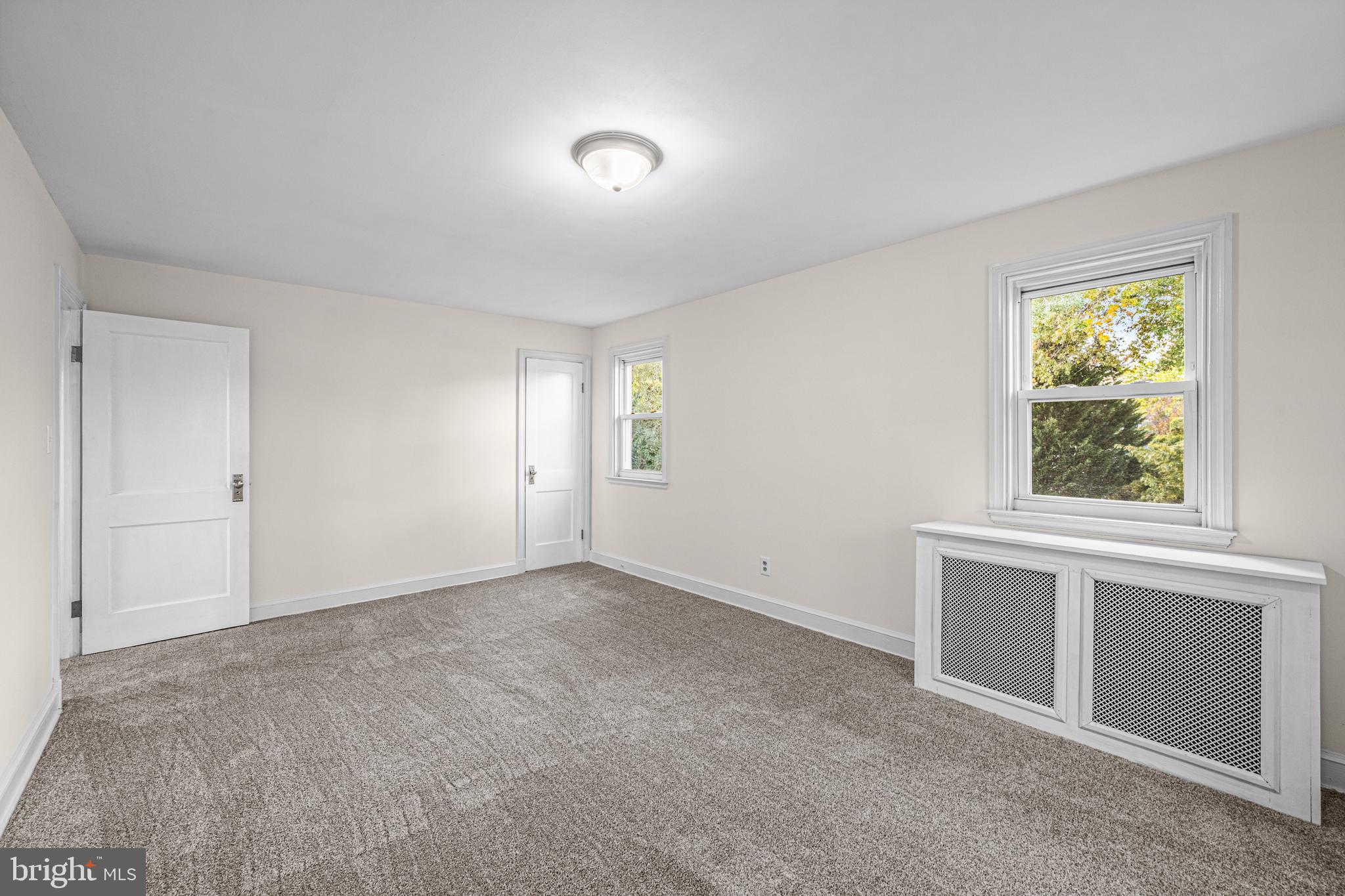 ROCKLEIGH COURT - Residential