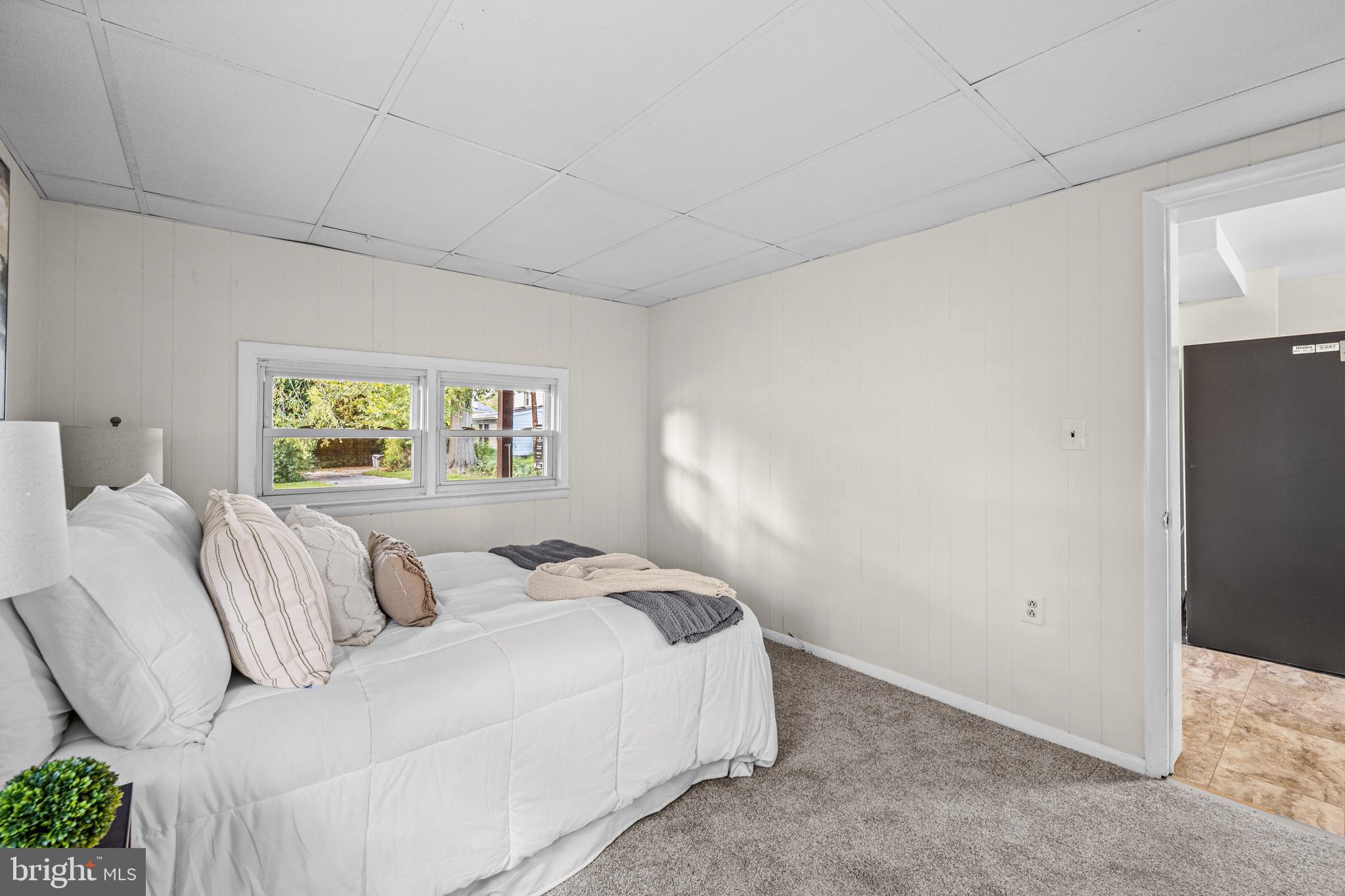 ROCKLEIGH COURT - Residential