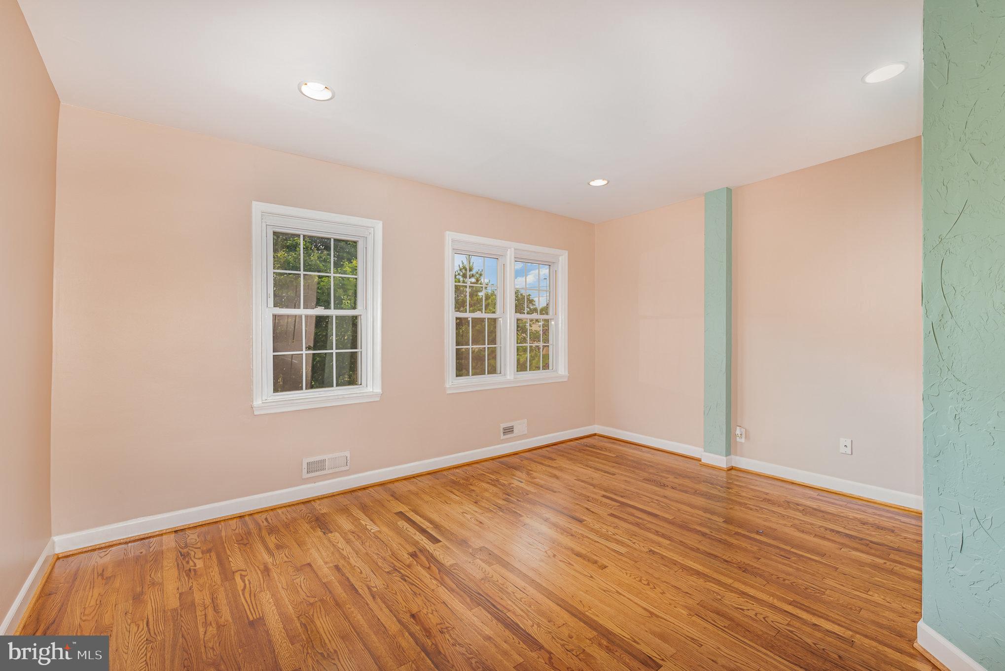 GREEKTOWN - Residential