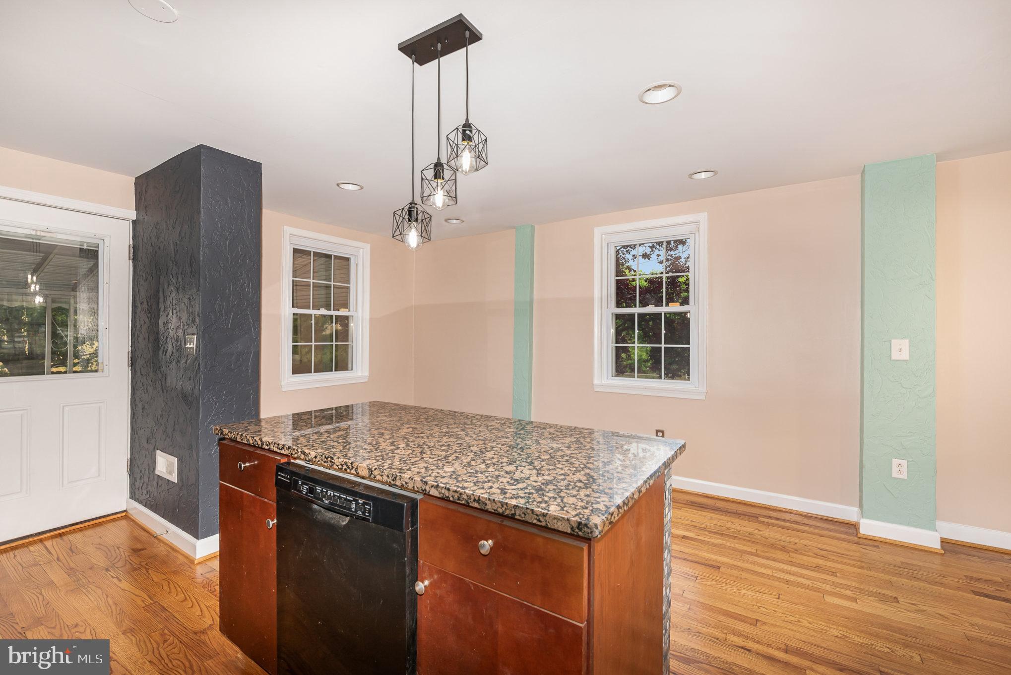 GREEKTOWN - Residential