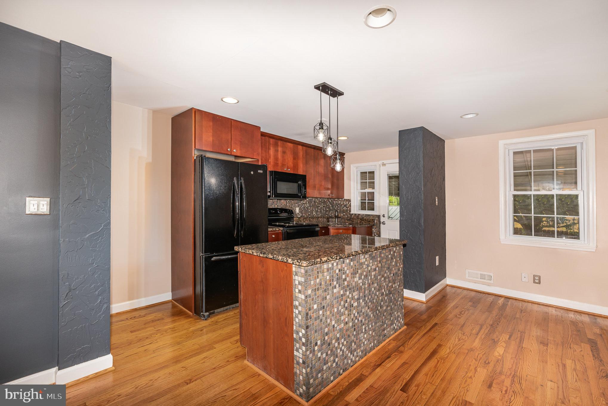 GREEKTOWN - Residential