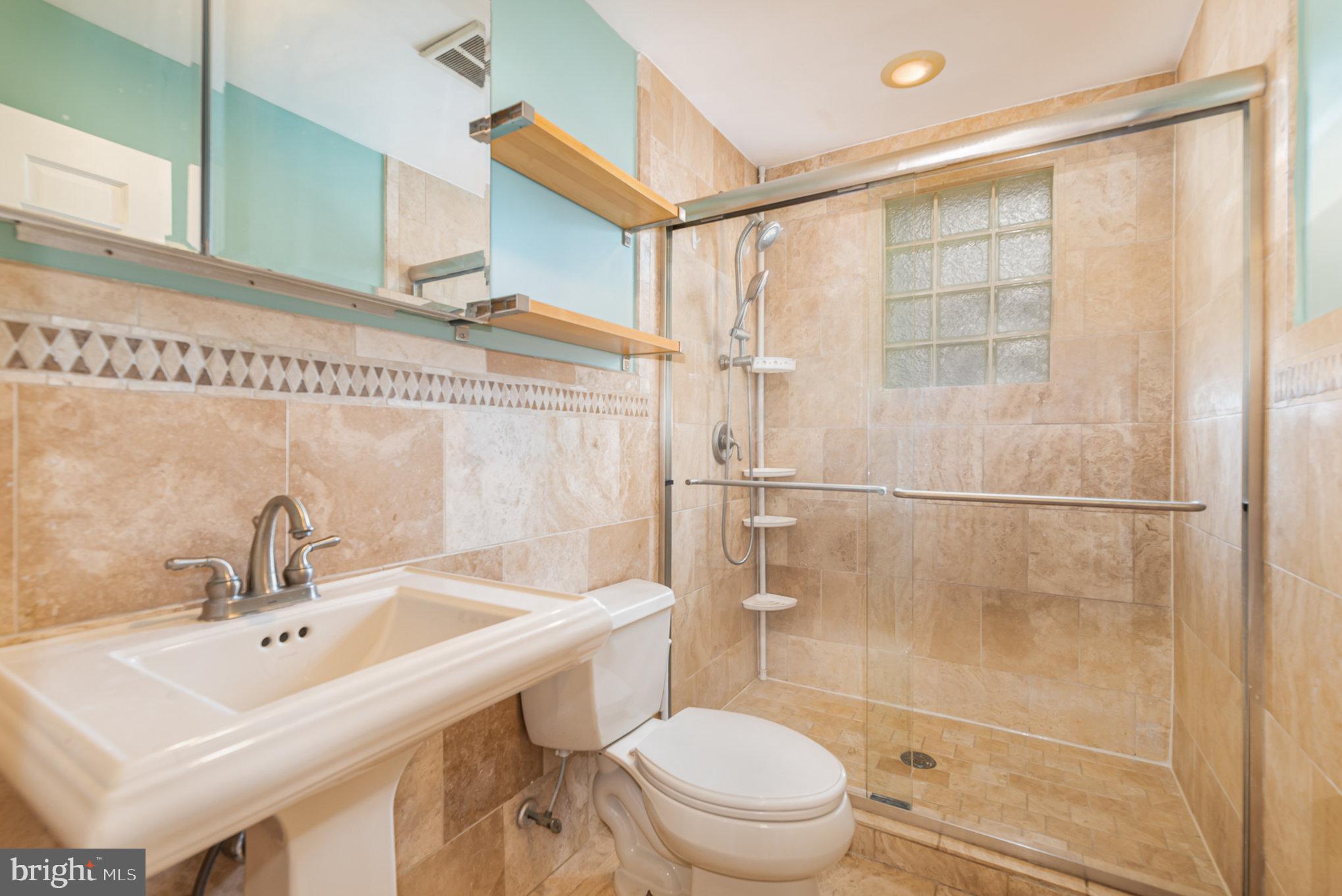 GREEKTOWN - Residential