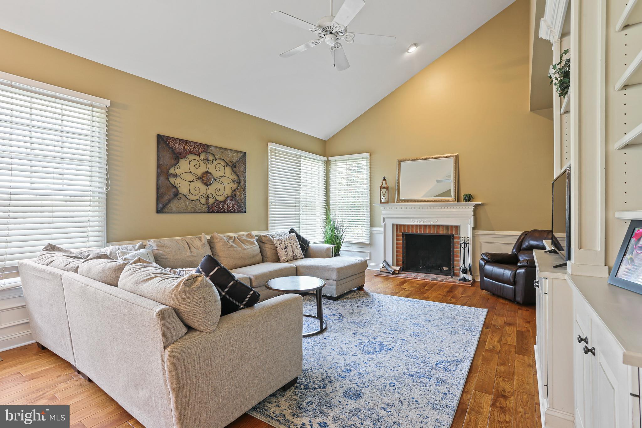 FOX VALLEY ESTATES - Residential