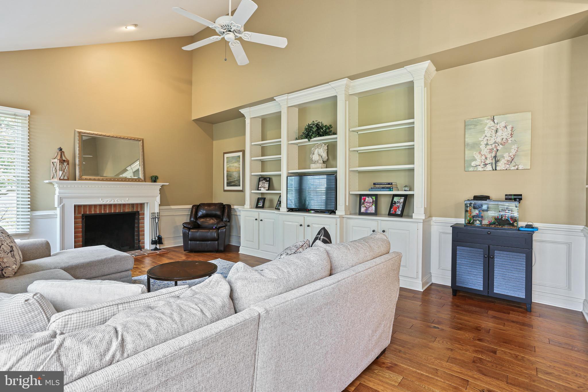 FOX VALLEY ESTATES - Residential