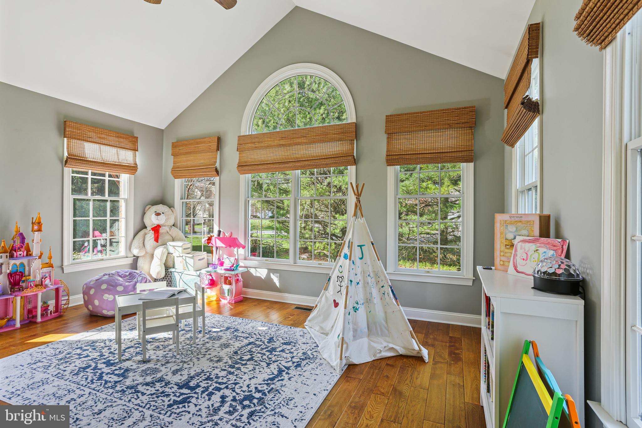 FOX VALLEY ESTATES - Residential