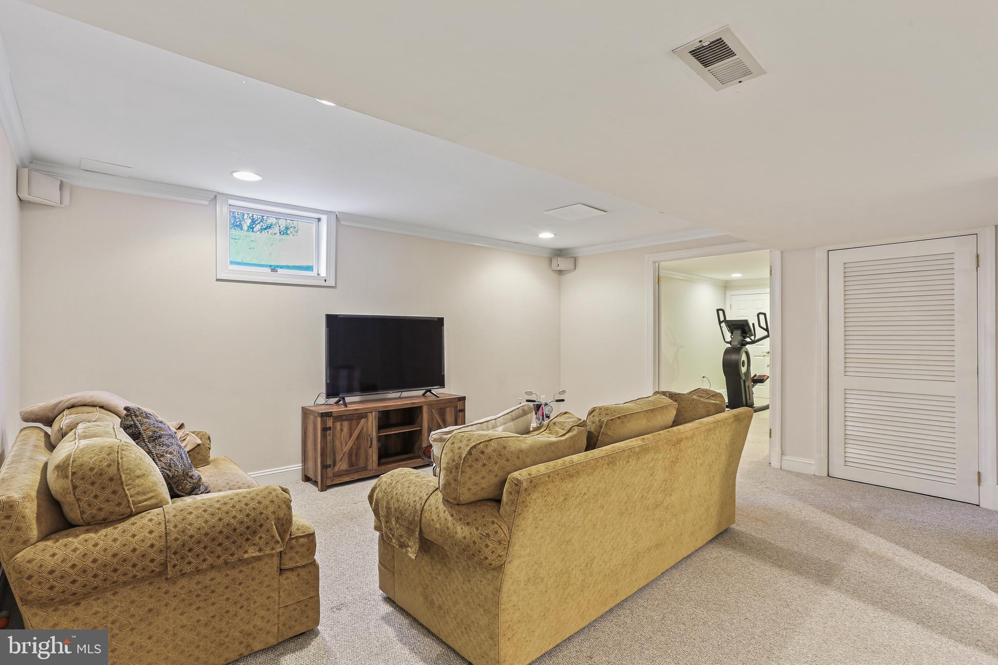 FOX VALLEY ESTATES - Residential