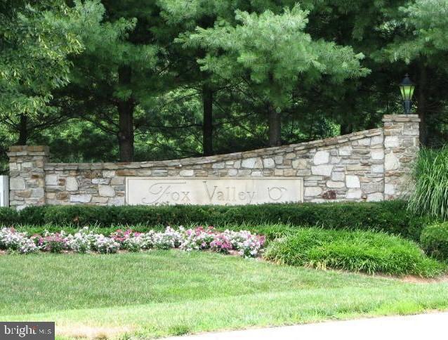 FOX VALLEY ESTATES - Residential