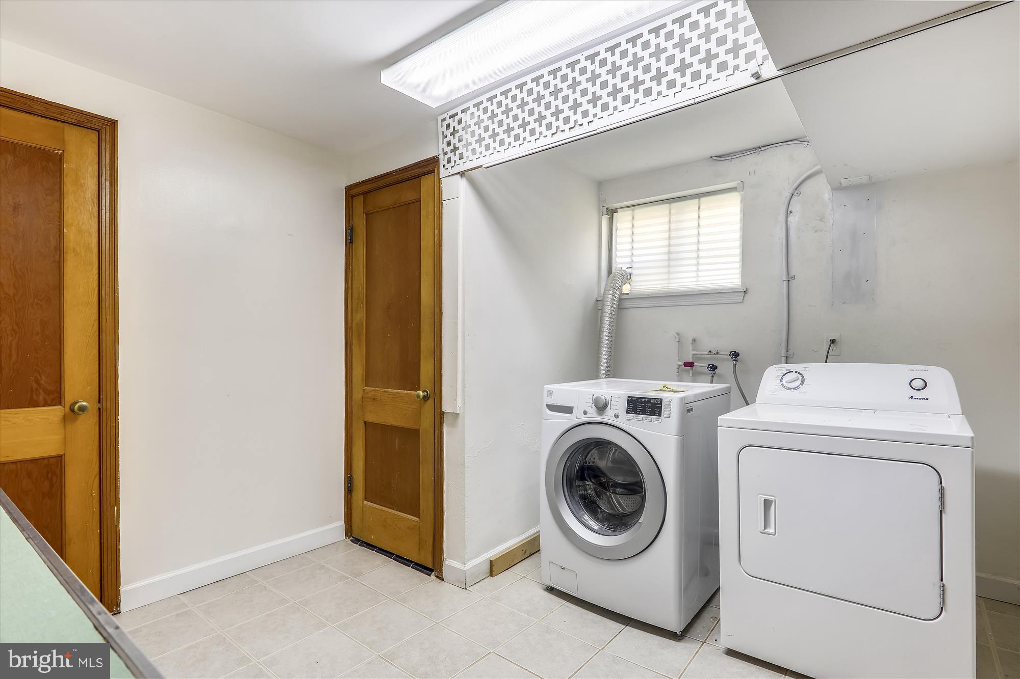 ROLLINGWOOD - Residential Lease