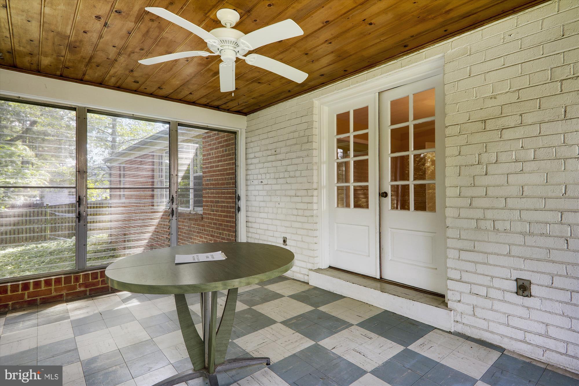 ROLLINGWOOD - Residential Lease