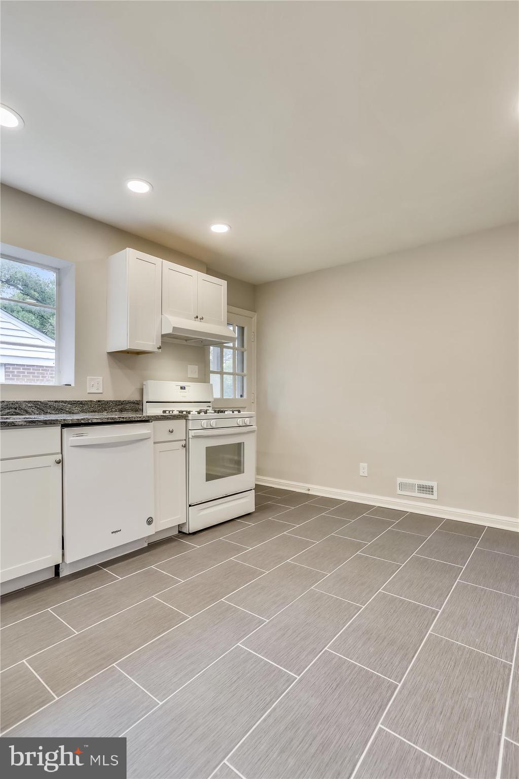 ROLLINGWOOD - Residential Lease