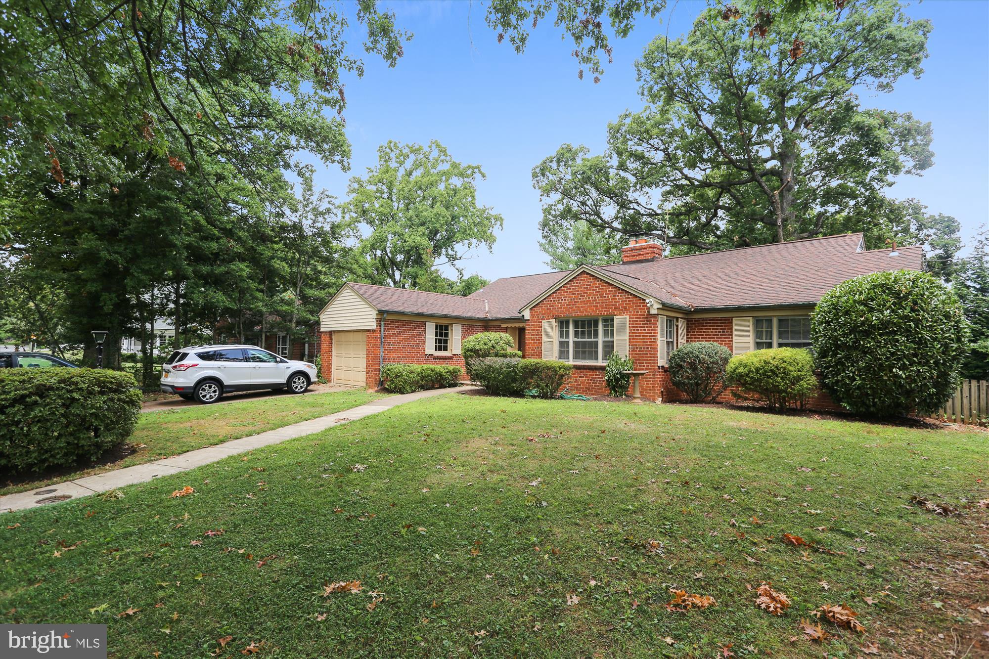 ROLLINGWOOD - Residential Lease