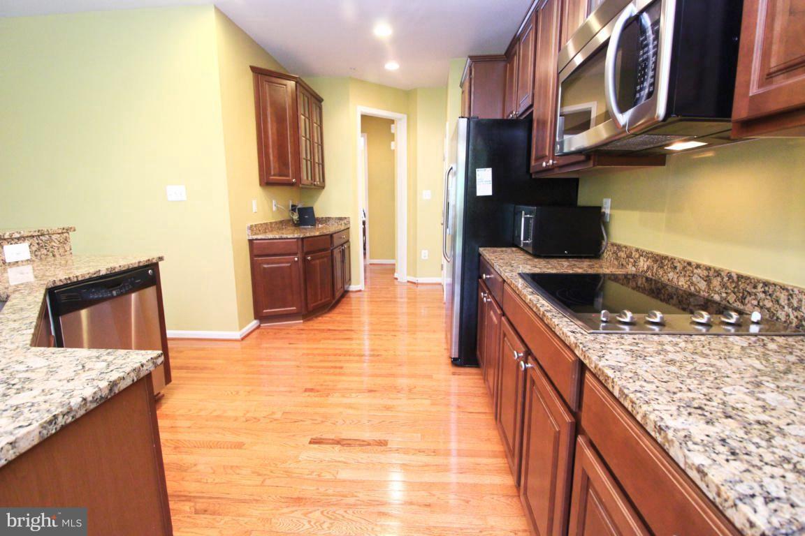 THE CRESCENT AT CHERRY LANE - Residential