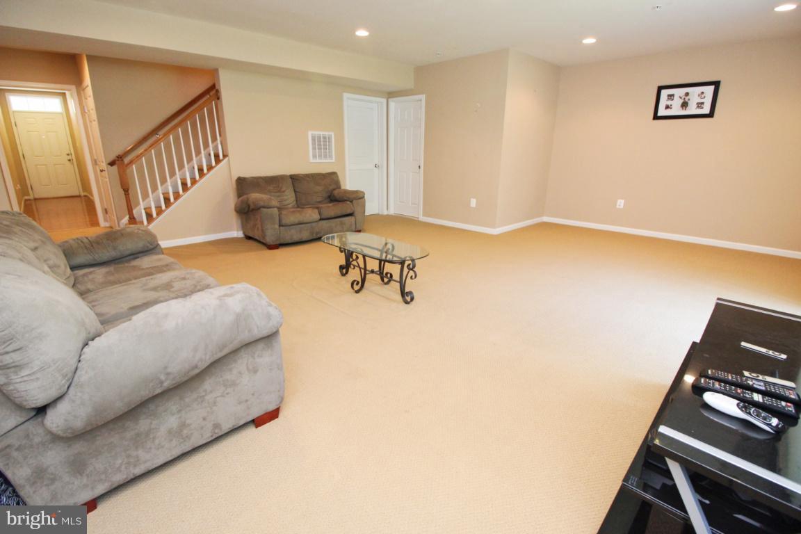 THE CRESCENT AT CHERRY LANE - Residential