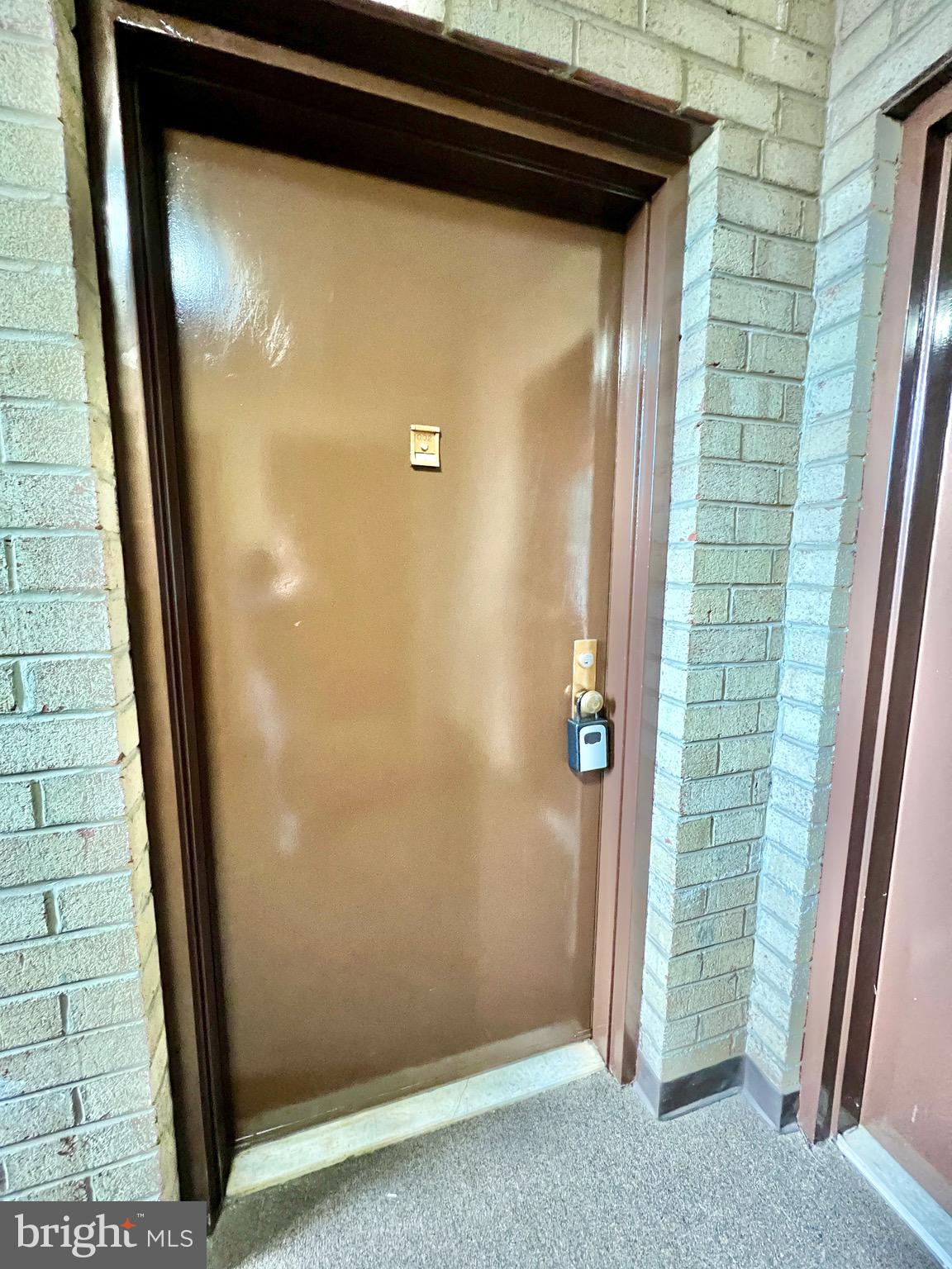 SUMMERTREE CONDO APTS - Residential