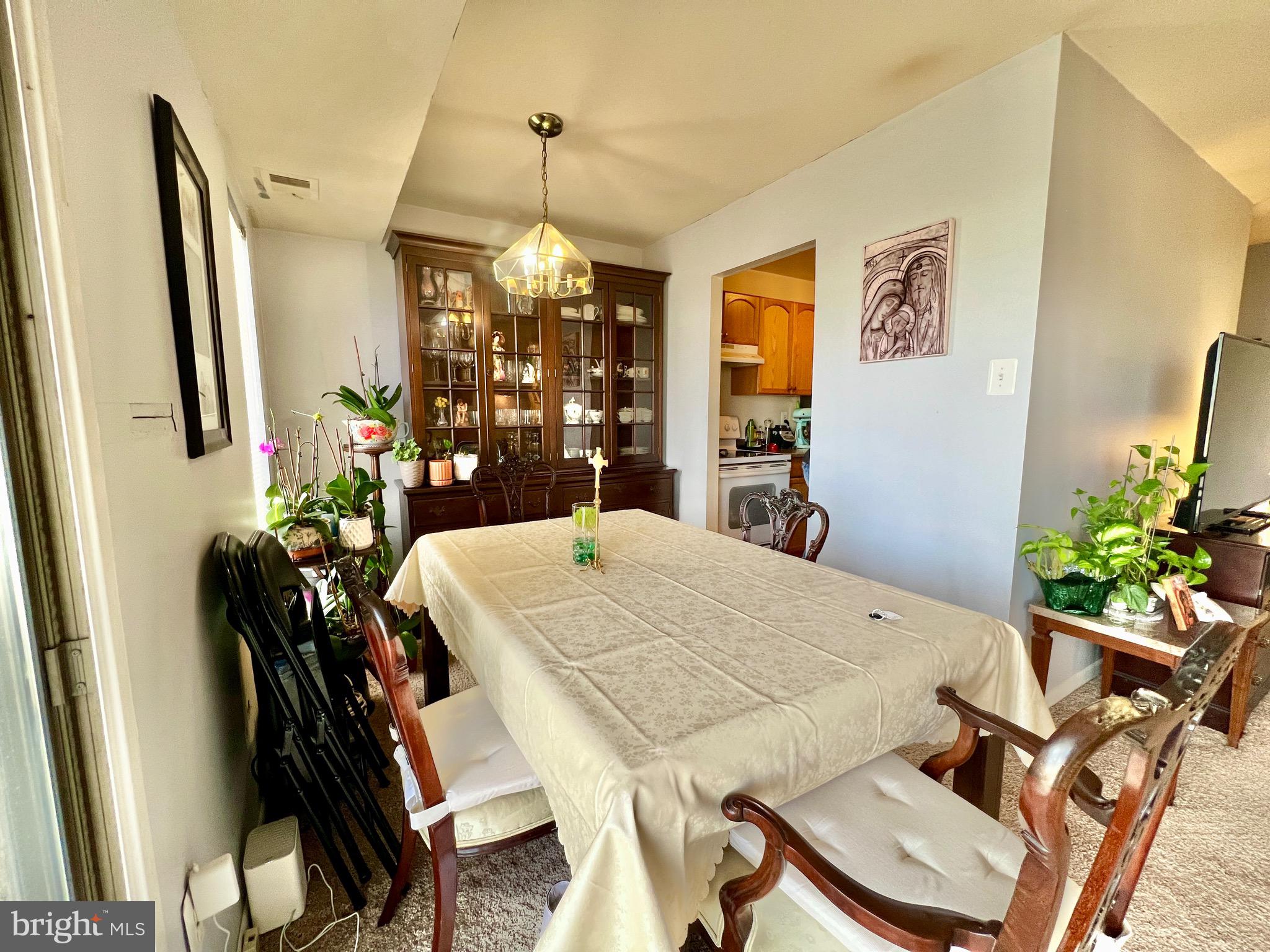 SUMMERTREE CONDO APTS - Residential