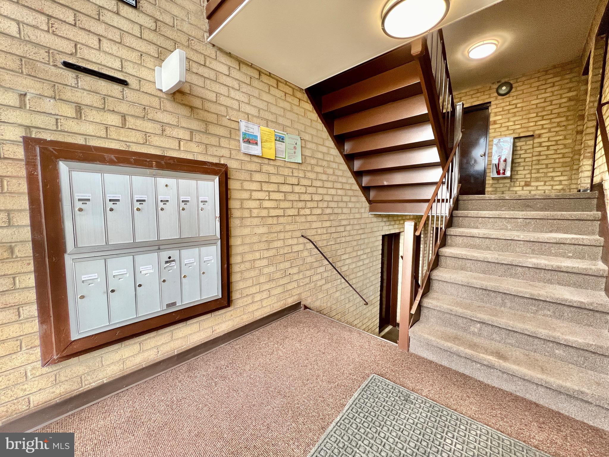 SUMMERTREE CONDO APTS - Residential