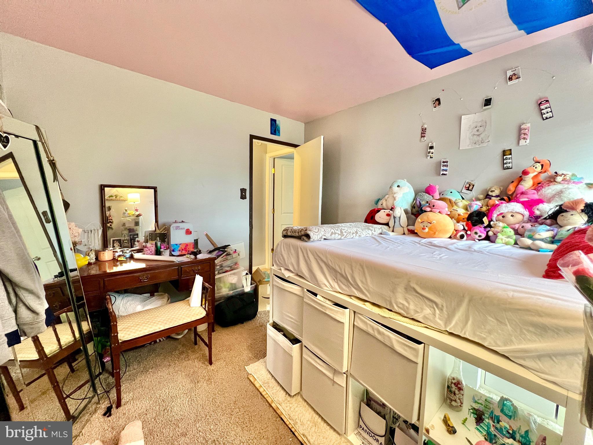 SUMMERTREE CONDO APTS - Residential