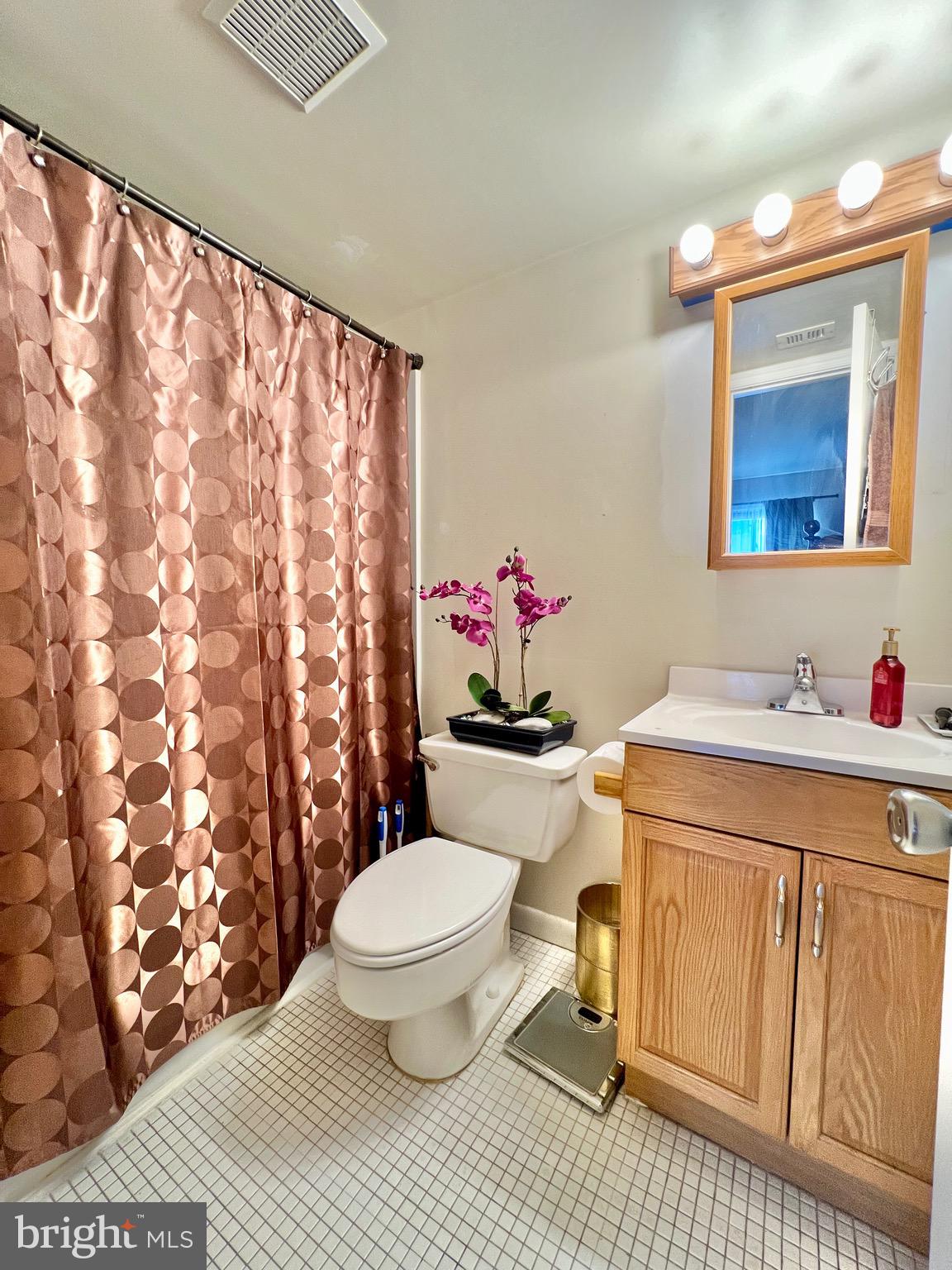 SUMMERTREE CONDO APTS - Residential