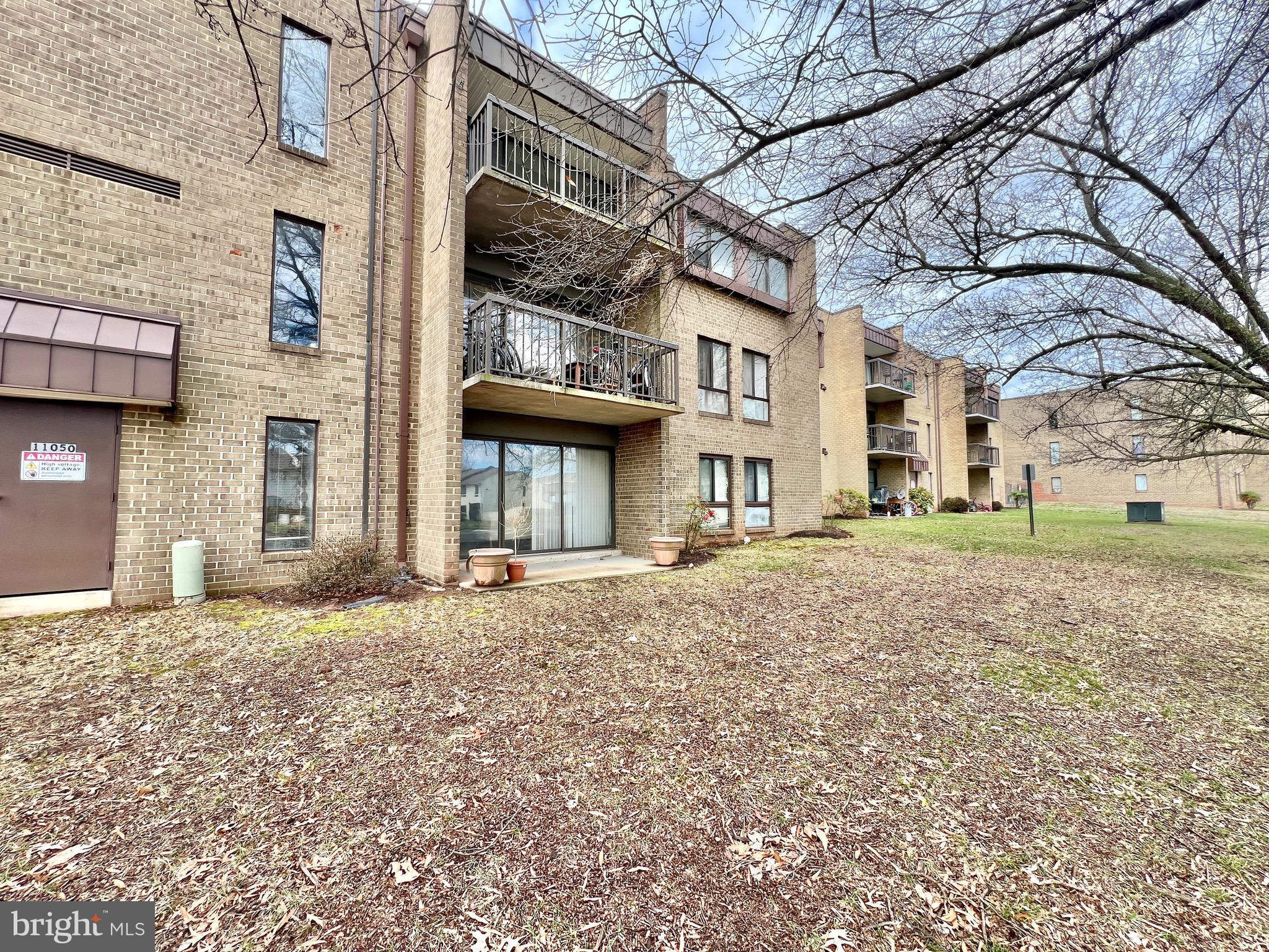 SUMMERTREE CONDO APTS - Residential
